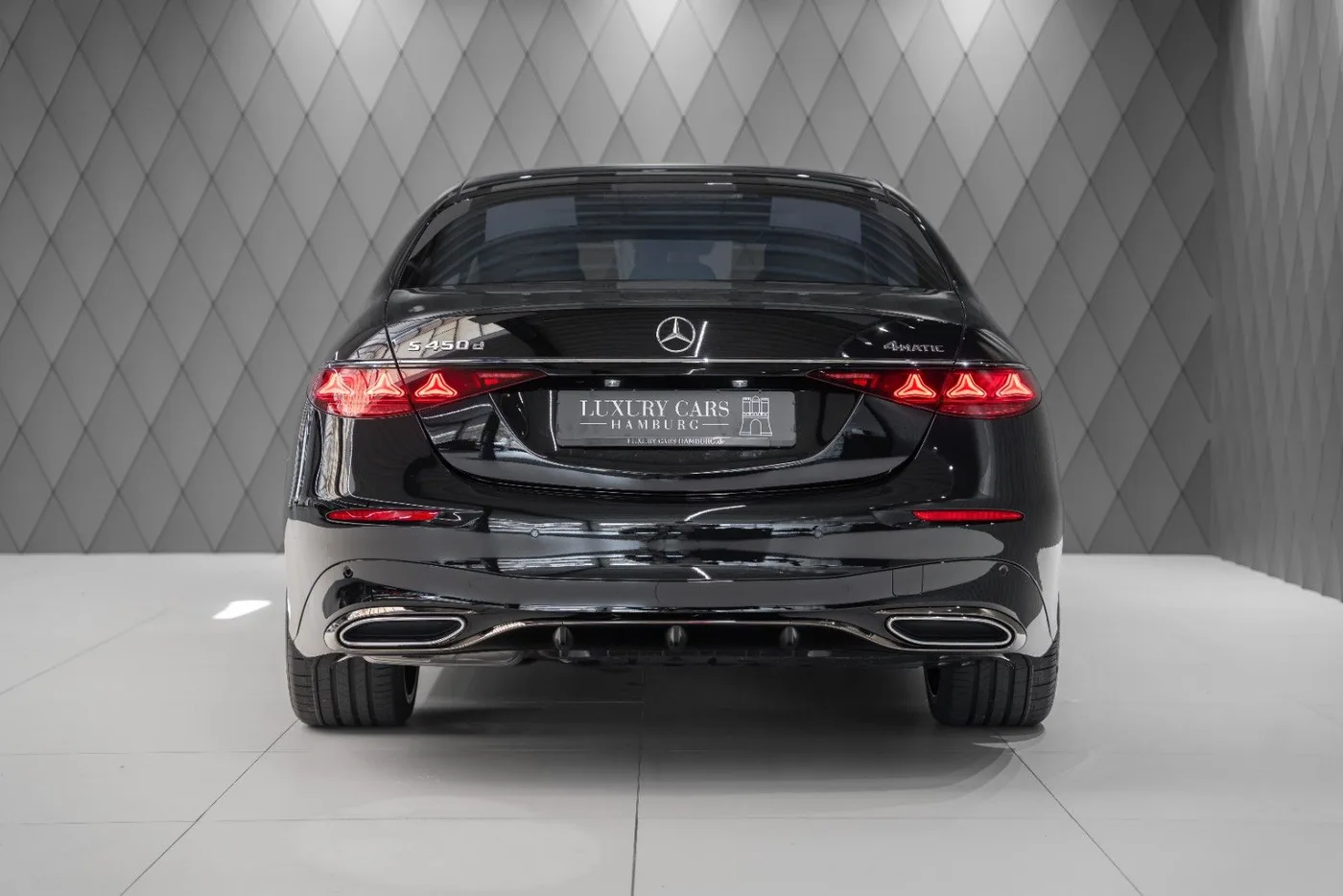 2026 Mercedes-Maybach S 580 offered by a supercar dealer in Schenefeld, Germany, photo 6 of 25