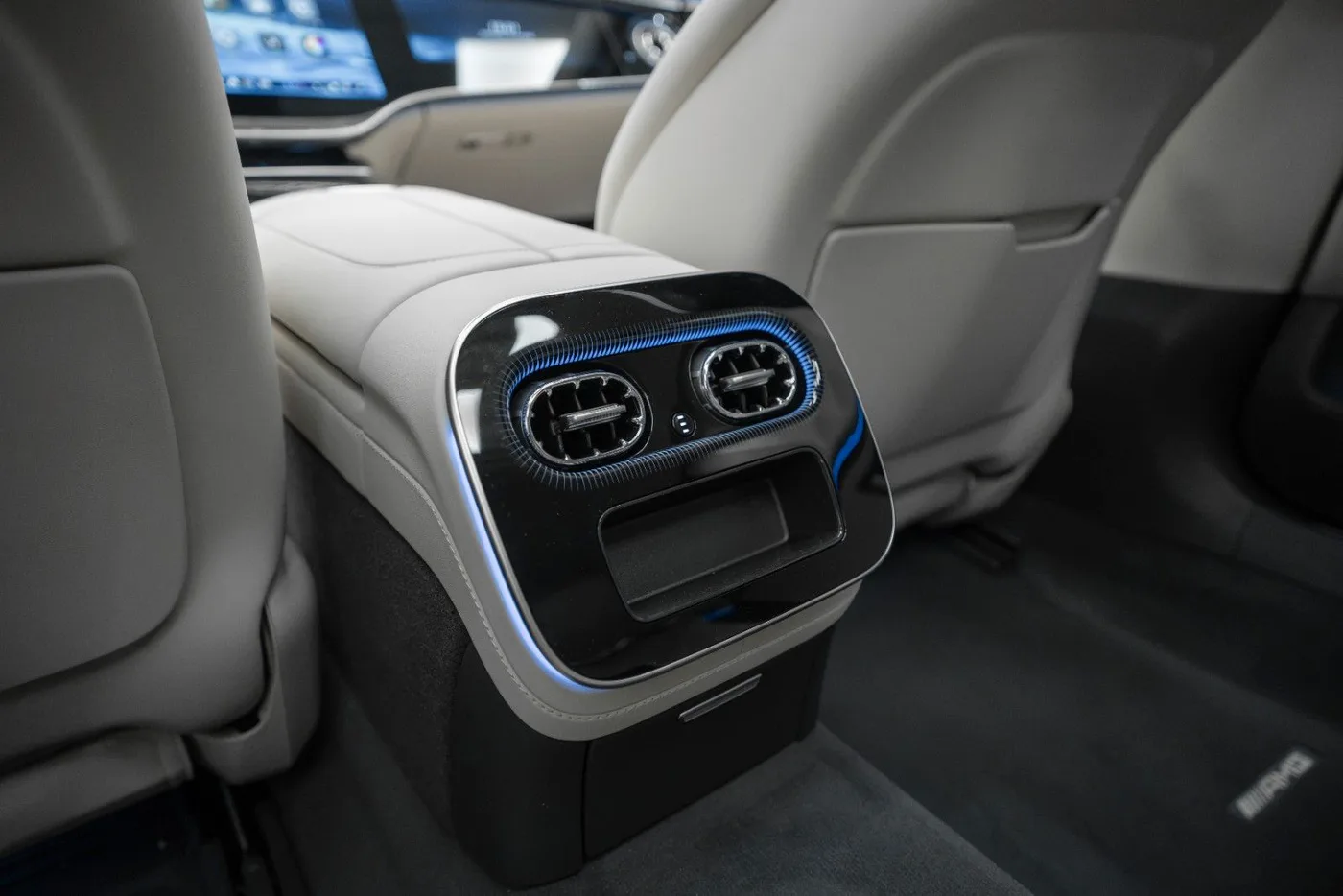2026 Mercedes-Maybach S 580 offered by a supercar dealer in Schenefeld, Germany, photo 20 of 25