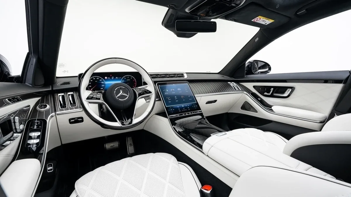 2026 Mercedes-Maybach S 680 proposée par un concessionnaire spécialisé à Dubai, Émirats arabes unis, photo 13 sur 25