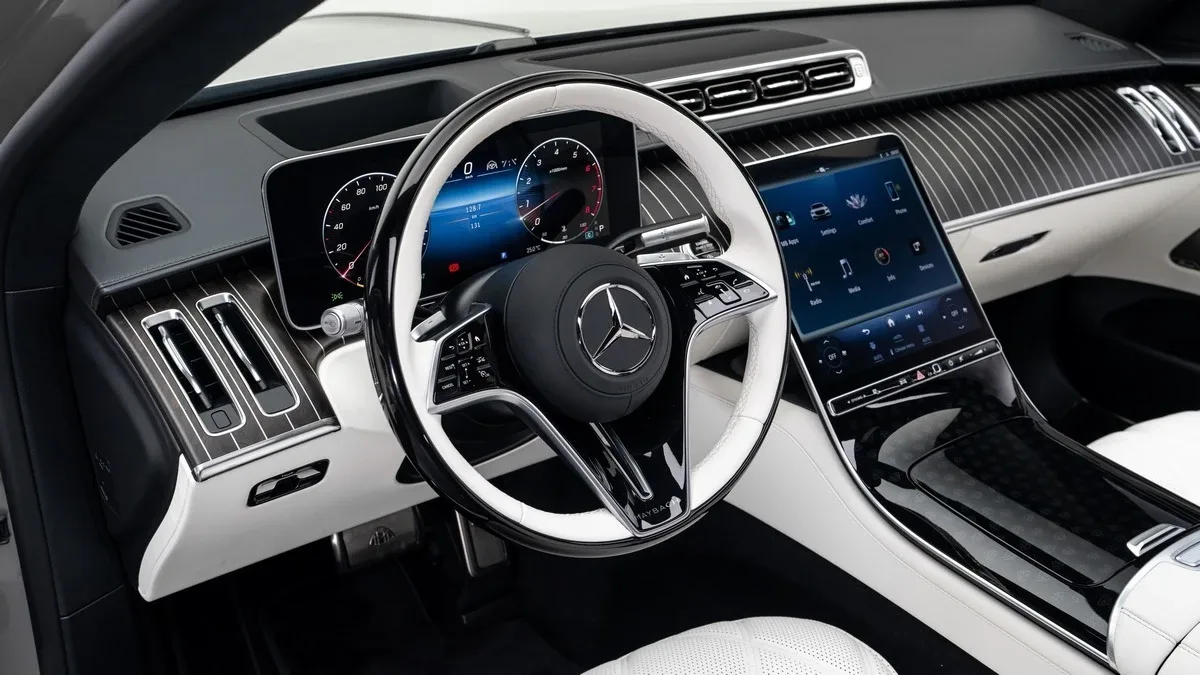 2026 Mercedes-Maybach S 680 proposée par un concessionnaire spécialisé à Dubai, Émirats arabes unis, photo 14 sur 25