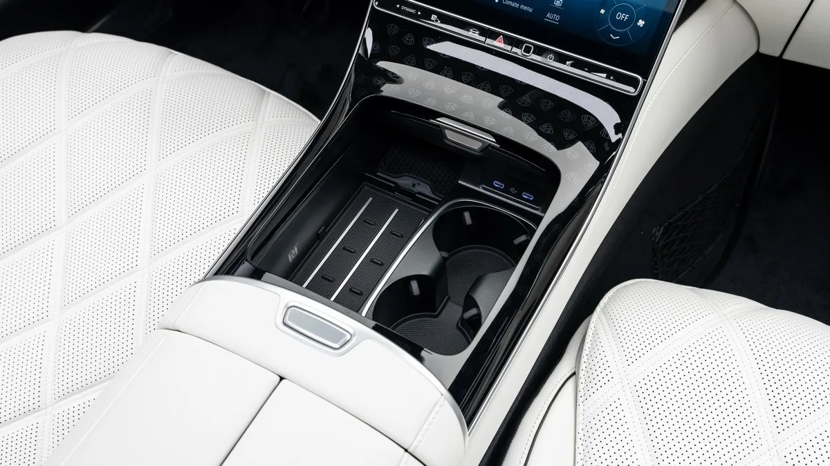 2026 Mercedes-Maybach S 680 proposée par un concessionnaire spécialisé à Dubai, Émirats arabes unis, photo 18 sur 25