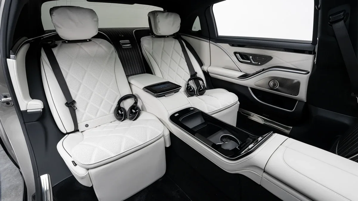 2026 Mercedes-Maybach S 680 proposée par un concessionnaire spécialisé à Dubai, Émirats arabes unis, photo 25 sur 25