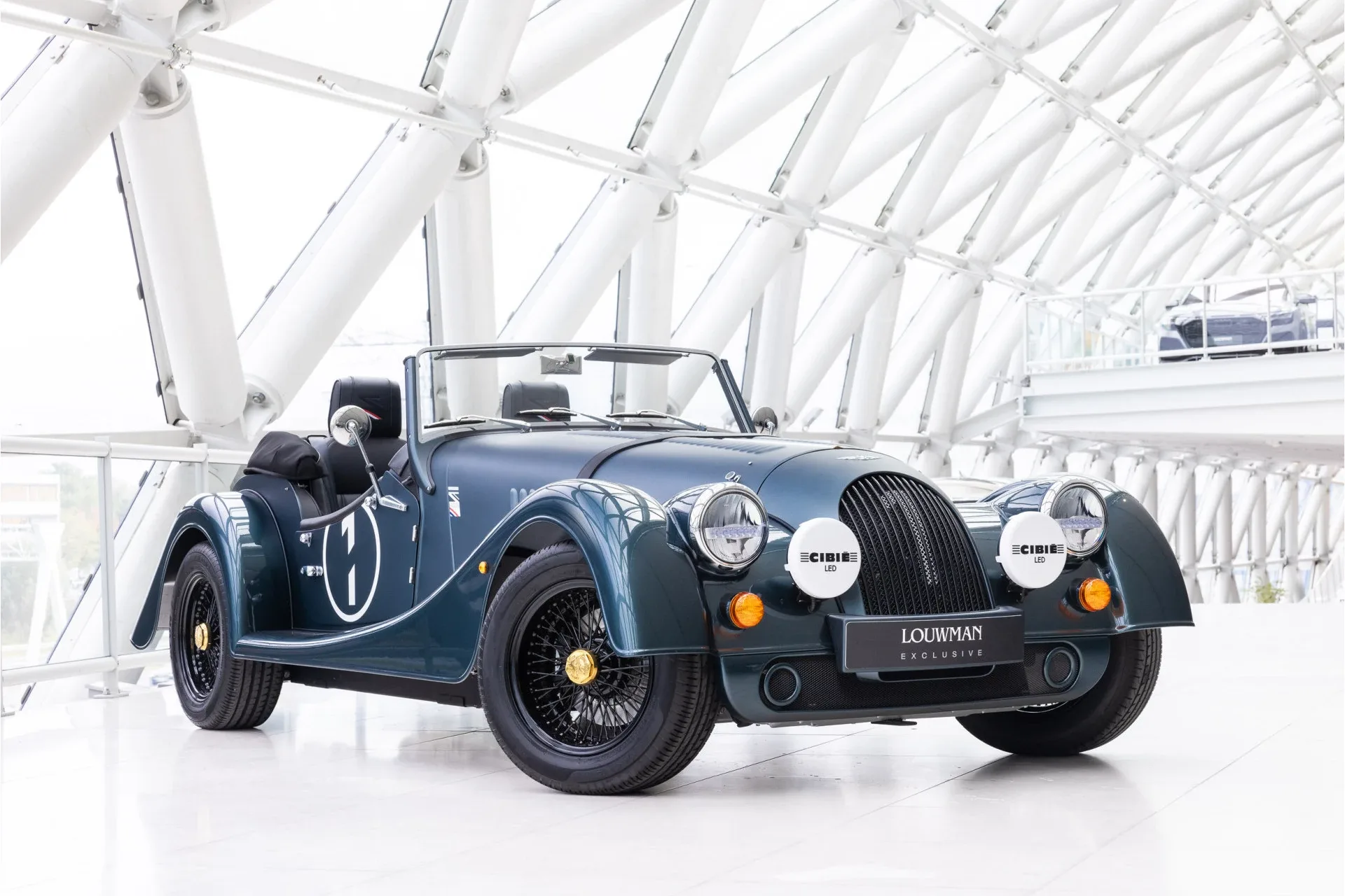 2026 Morgan Plus Four angeboten von einem offiziellen McLaren und Morgan-Vertragshändler in Utrecht, Niederlande, Hauptfoto