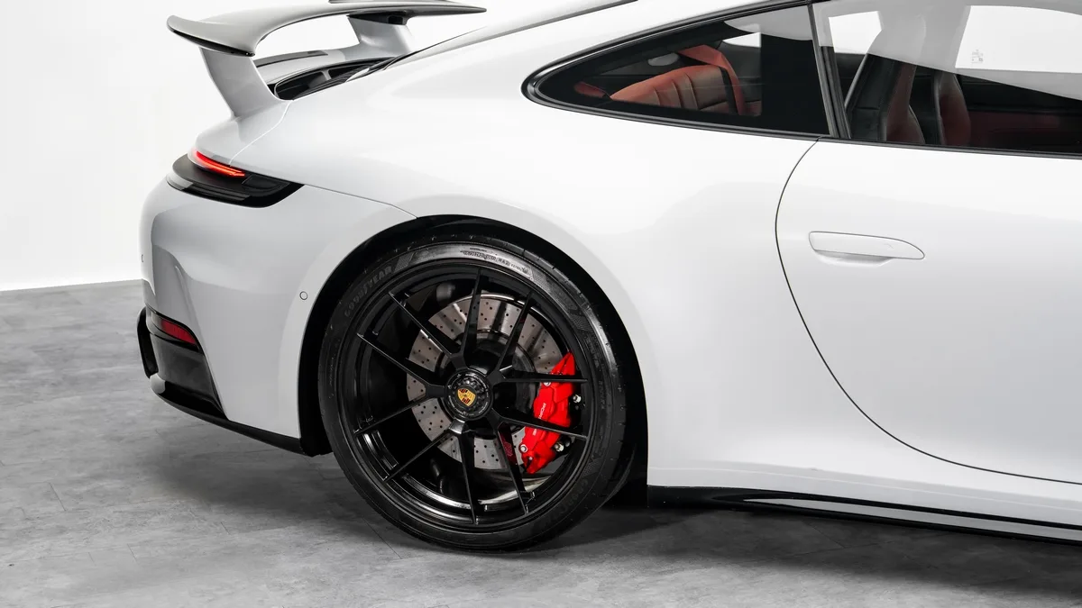 2026 Porsche 911 Carrera GTS angeboten von einem Fachhändler in Dubai, Vereinigte Arabische Emirate, Foto 22 von 25