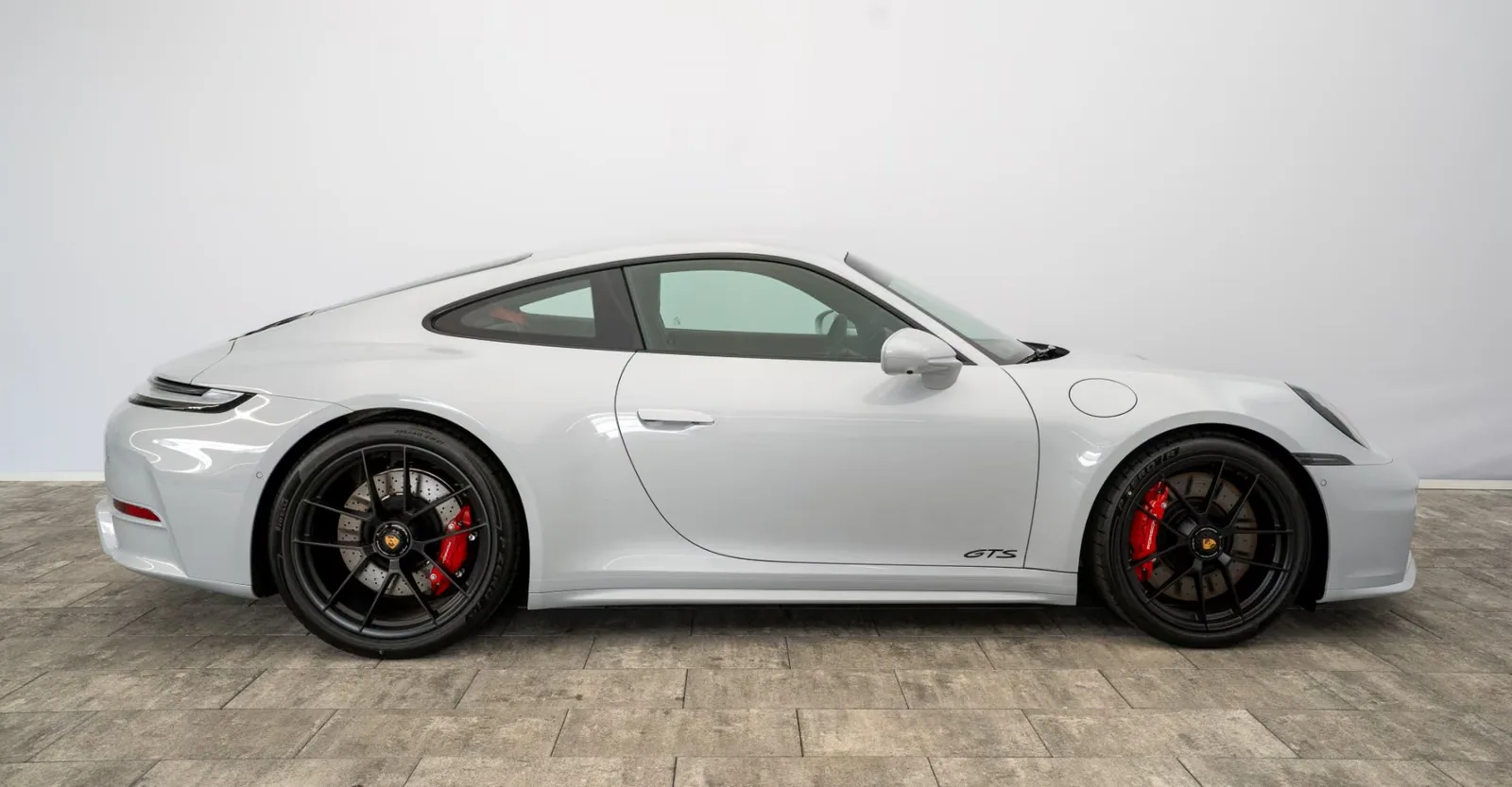 2026 Porsche 911 Carrera GTS, 7/27