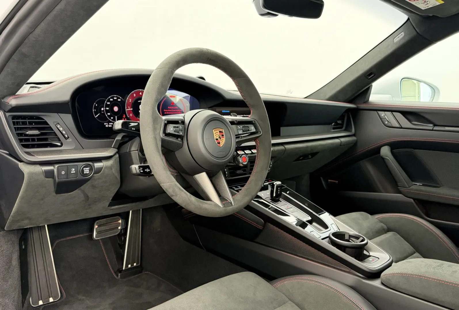 2026 Porsche 911 Carrera GTS, 11/27