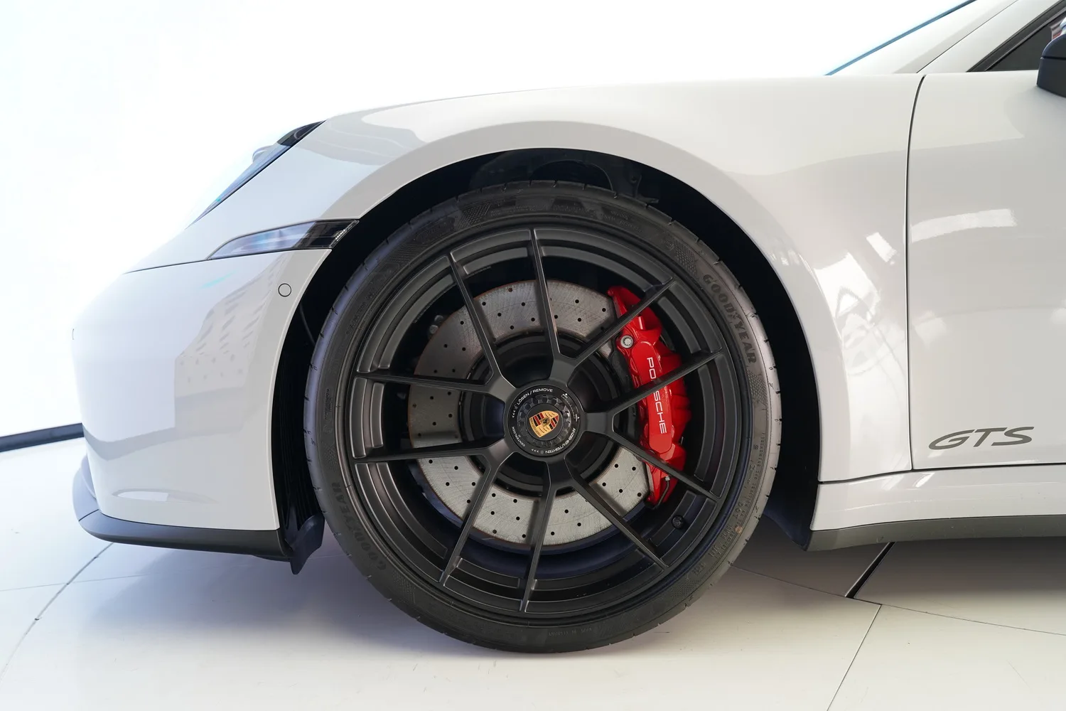 2026 Porsche 911 Carrera GTS Cabriolet, 6/15