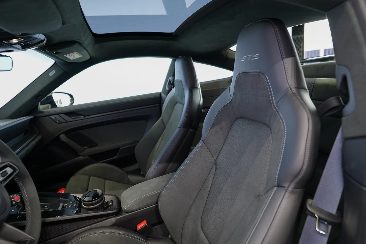 2026 Porsche 911 Carrera GTS, 6/18