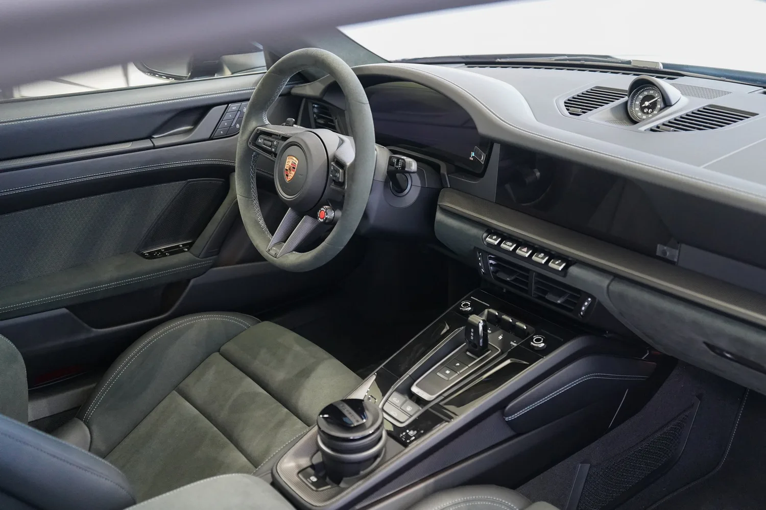 2026 Porsche 911 Carrera GTS, 11/18