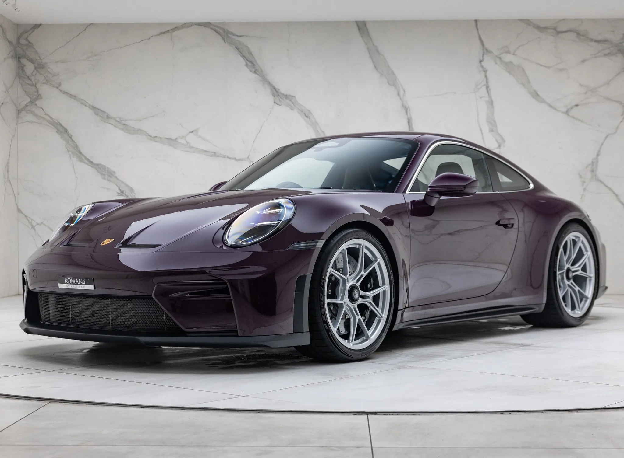 2026 Porsche 911 GT3 Touring proposée par un concessionnaire spécialisé à Banstead, Royaume-Uni, photo principale