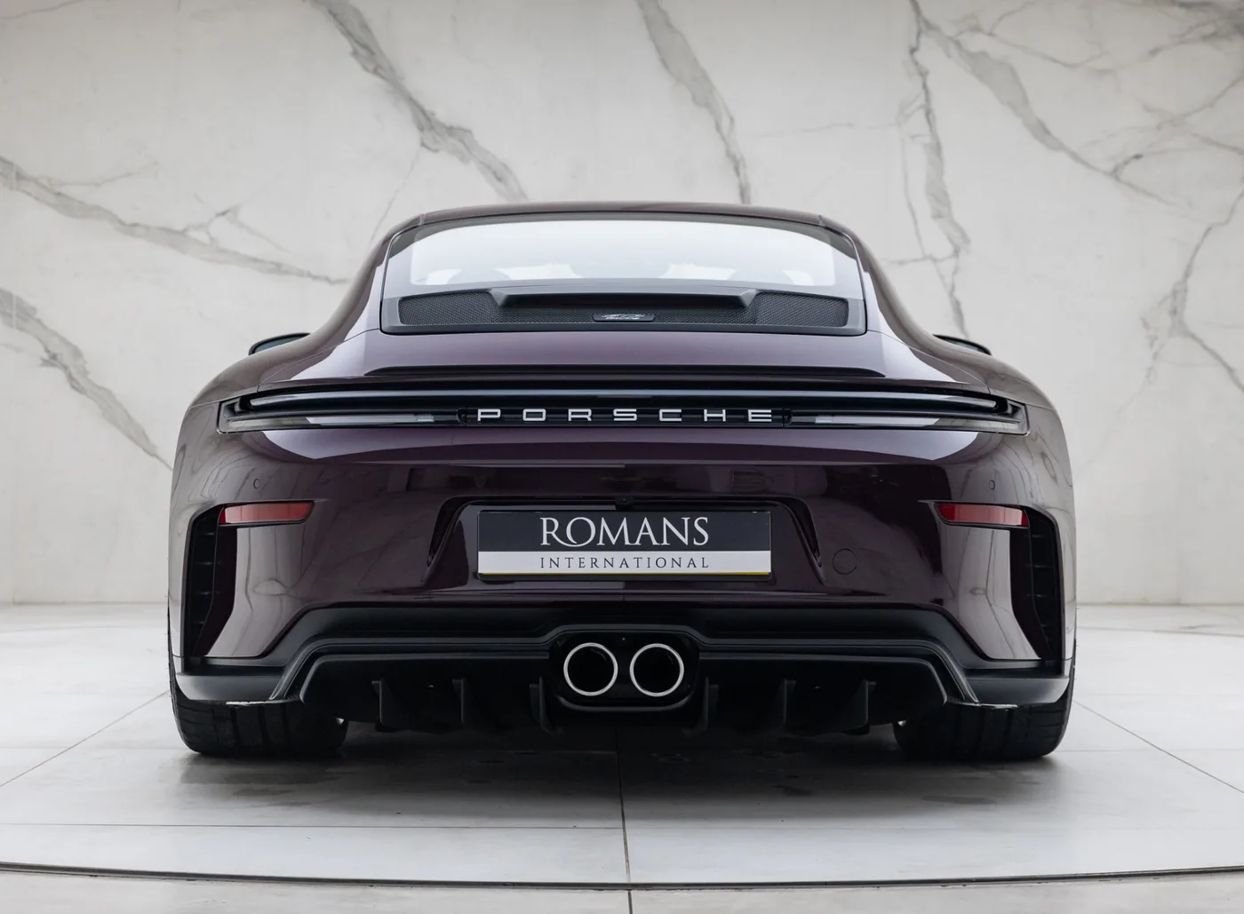 2026 Porsche 911 GT3 Touring proposée par un concessionnaire spécialisé à Banstead, Royaume-Uni, photo 8 sur 15