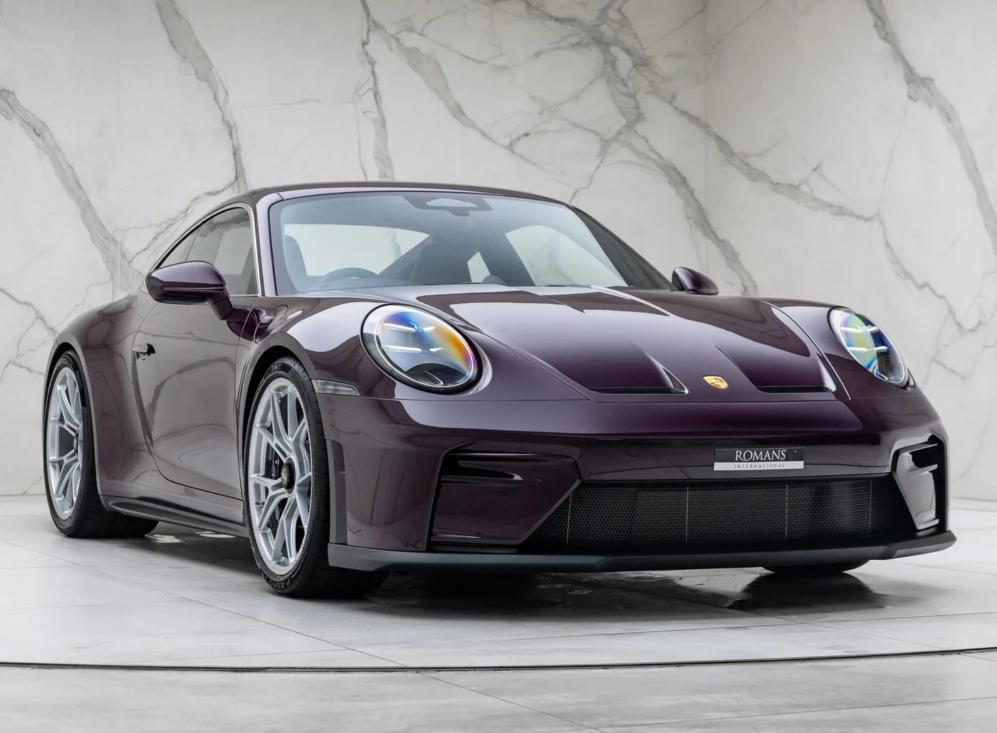 2026 Porsche 911 GT3 Touring proposée par un concessionnaire spécialisé à Banstead, Royaume-Uni, photo 9 sur 15