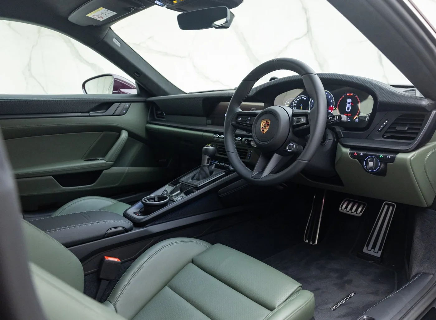 2026 Porsche 911 GT3 Touring proposée par un concessionnaire spécialisé à Banstead, Royaume-Uni, photo 13 sur 15