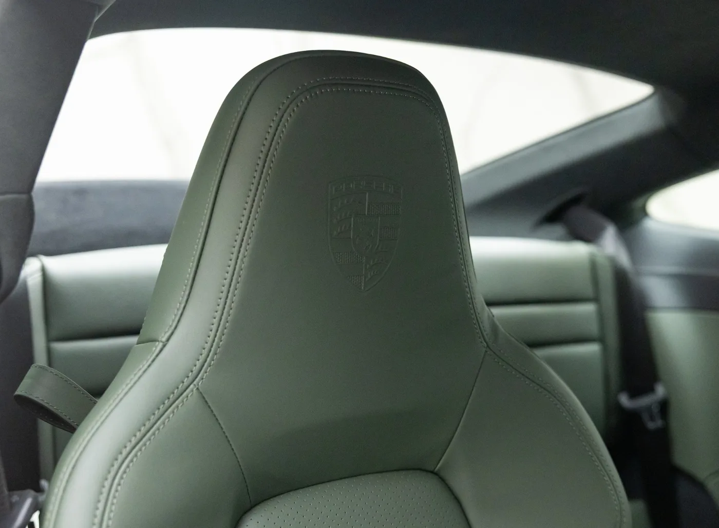 2026 Porsche 911 GT3 Touring proposée par un concessionnaire spécialisé à Banstead, Royaume-Uni, photo 15 sur 15