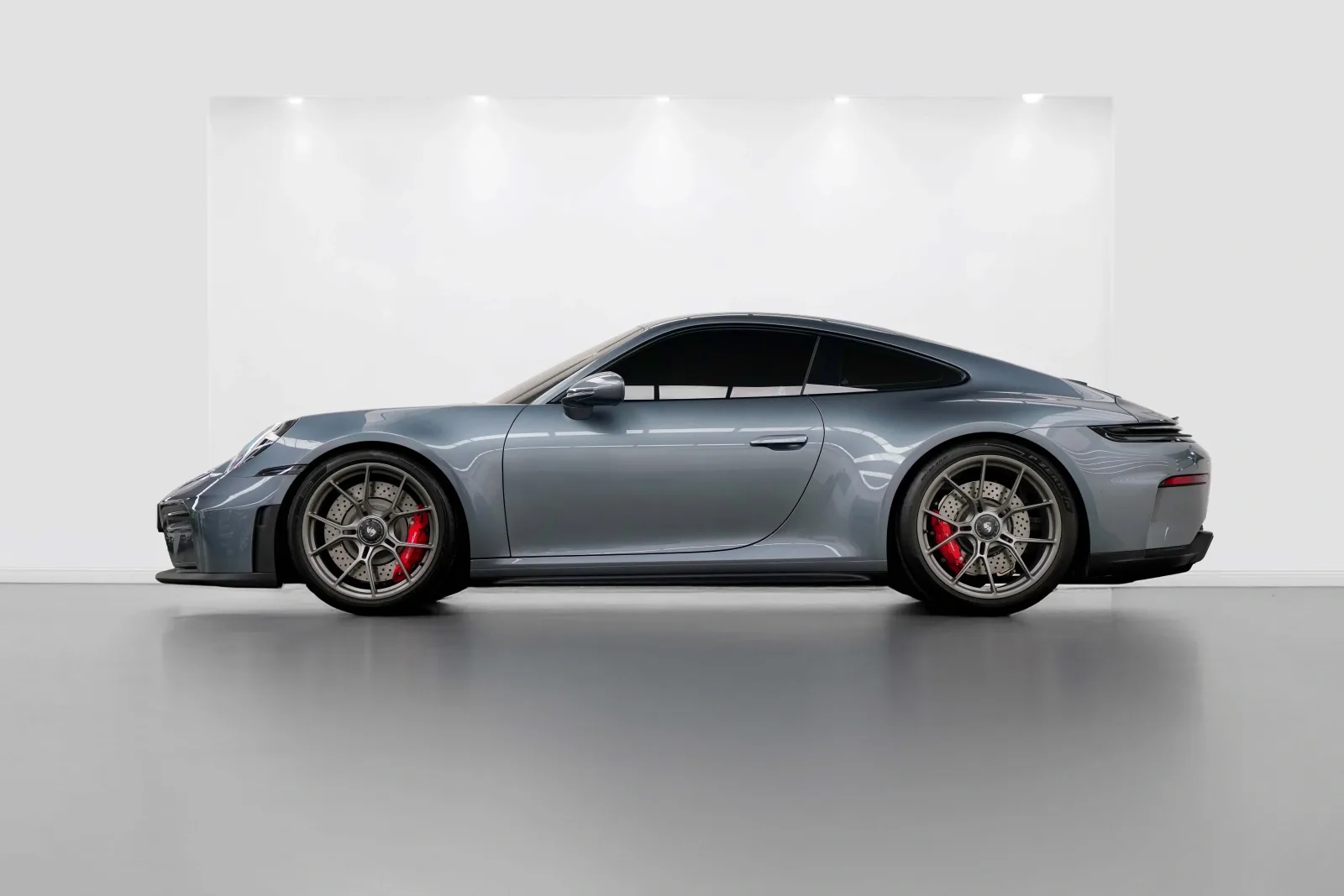 2026 Porsche 911 GT3 Touring, 2/16