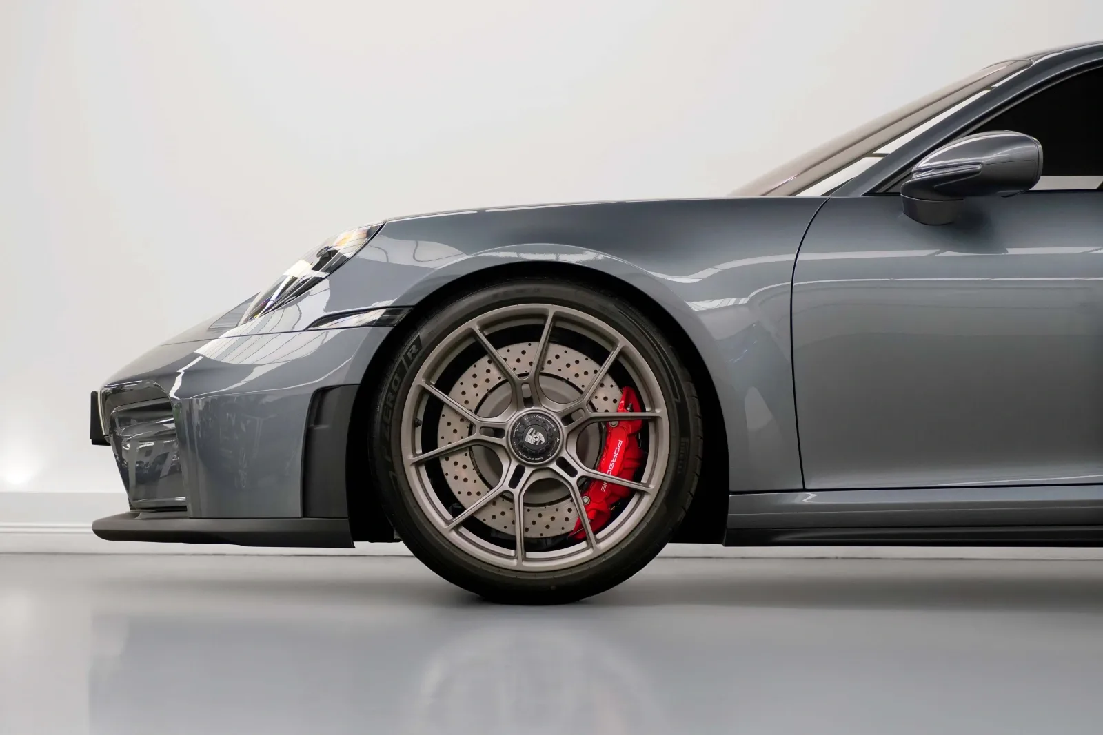 2026 Porsche 911 GT3 Touring, 6/16