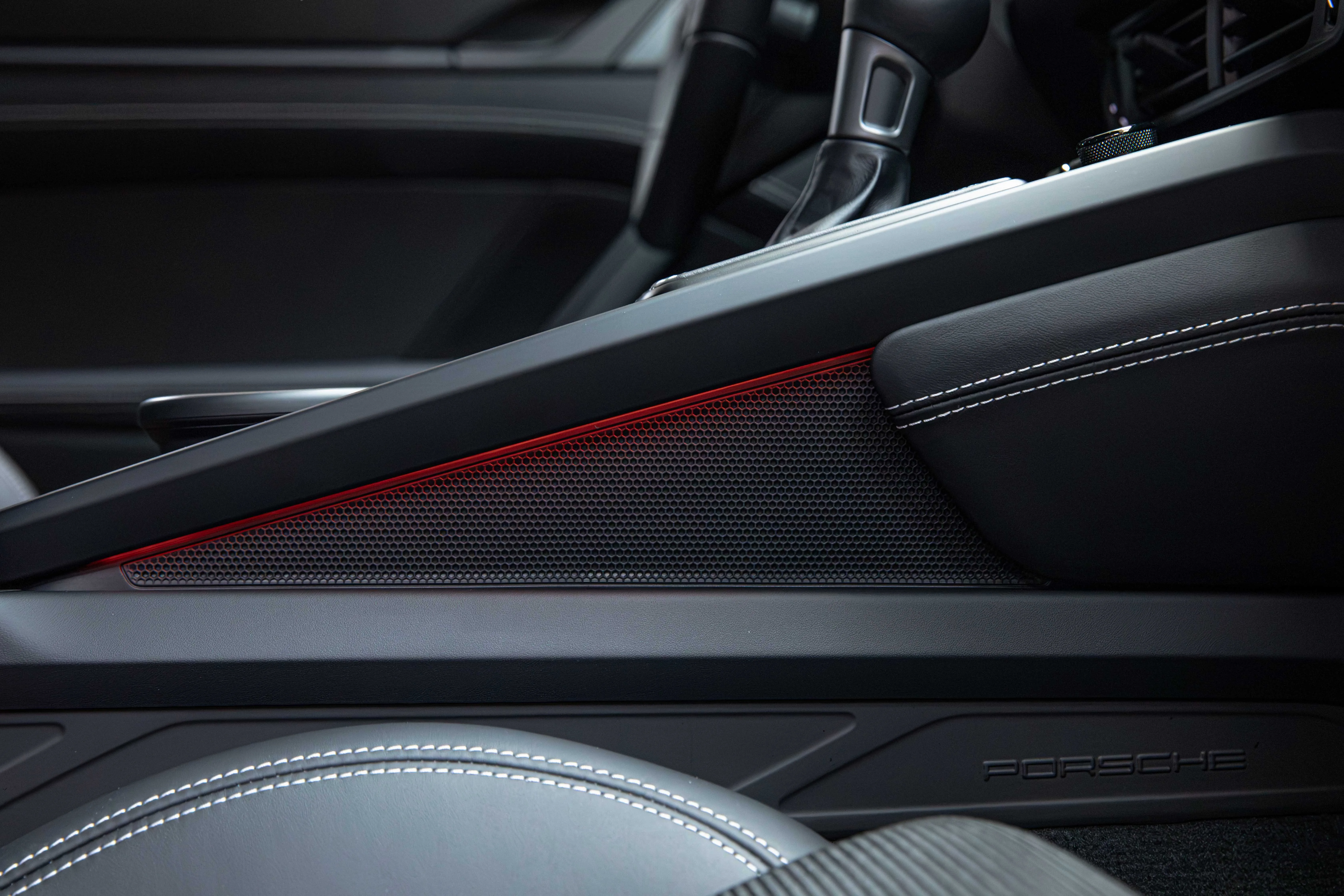 2026 Porsche 911 GT3 Touring, 28/30