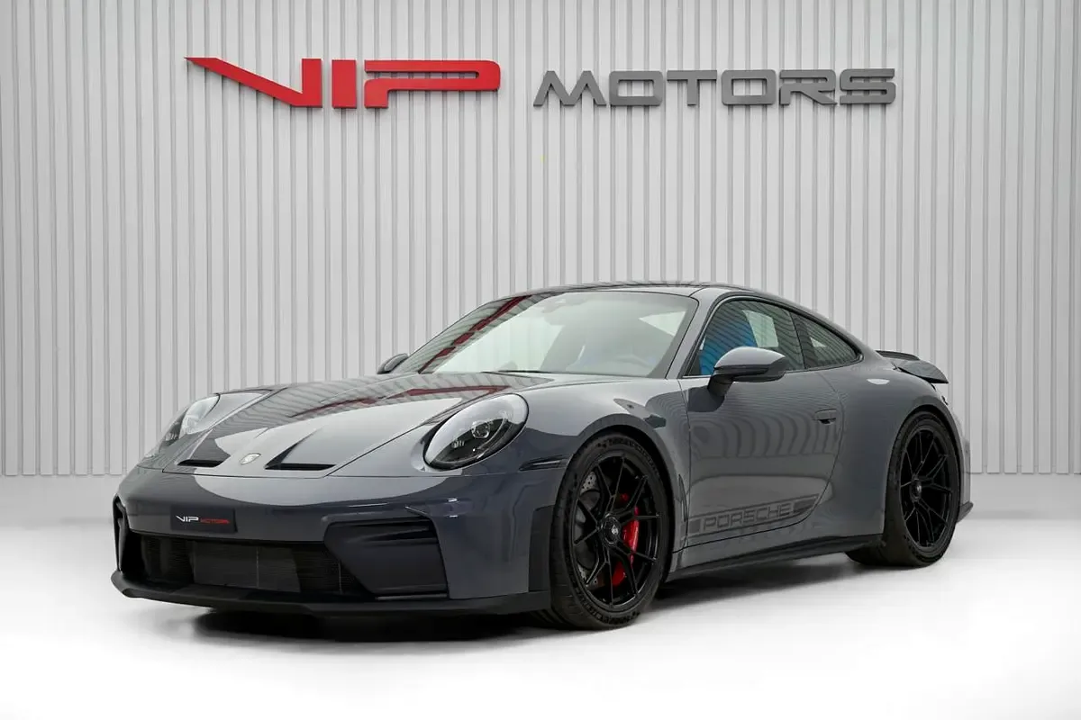 2026 Porsche 911 GT3 Touring proposta da un concessionario specializzato a Dubai, Emirati Arabi Uniti, foto principale