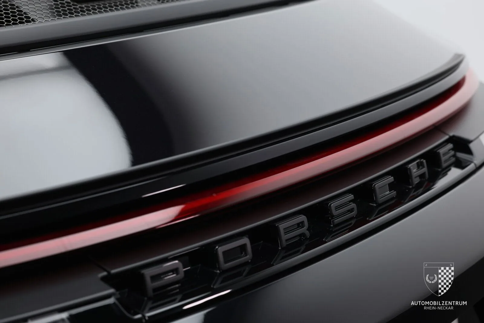 2026 Porsche 911 GT3 Touring, 11/15