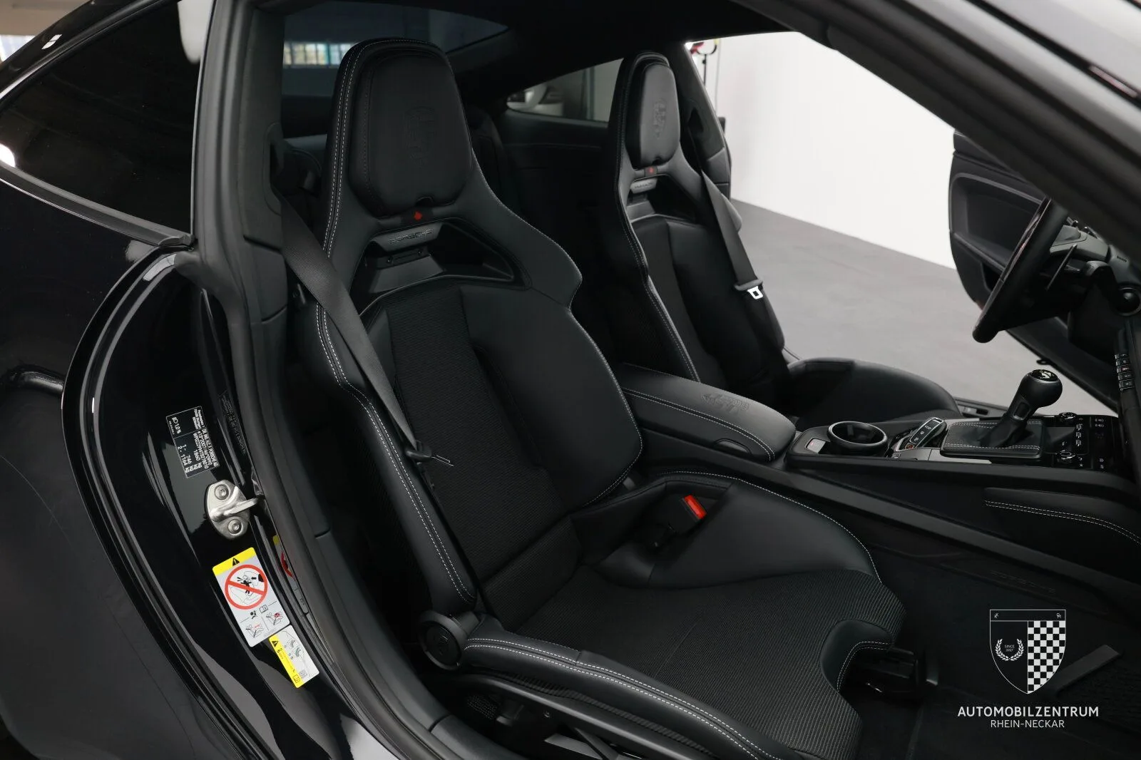 2026 Porsche 911 GT3 Touring, 13/15