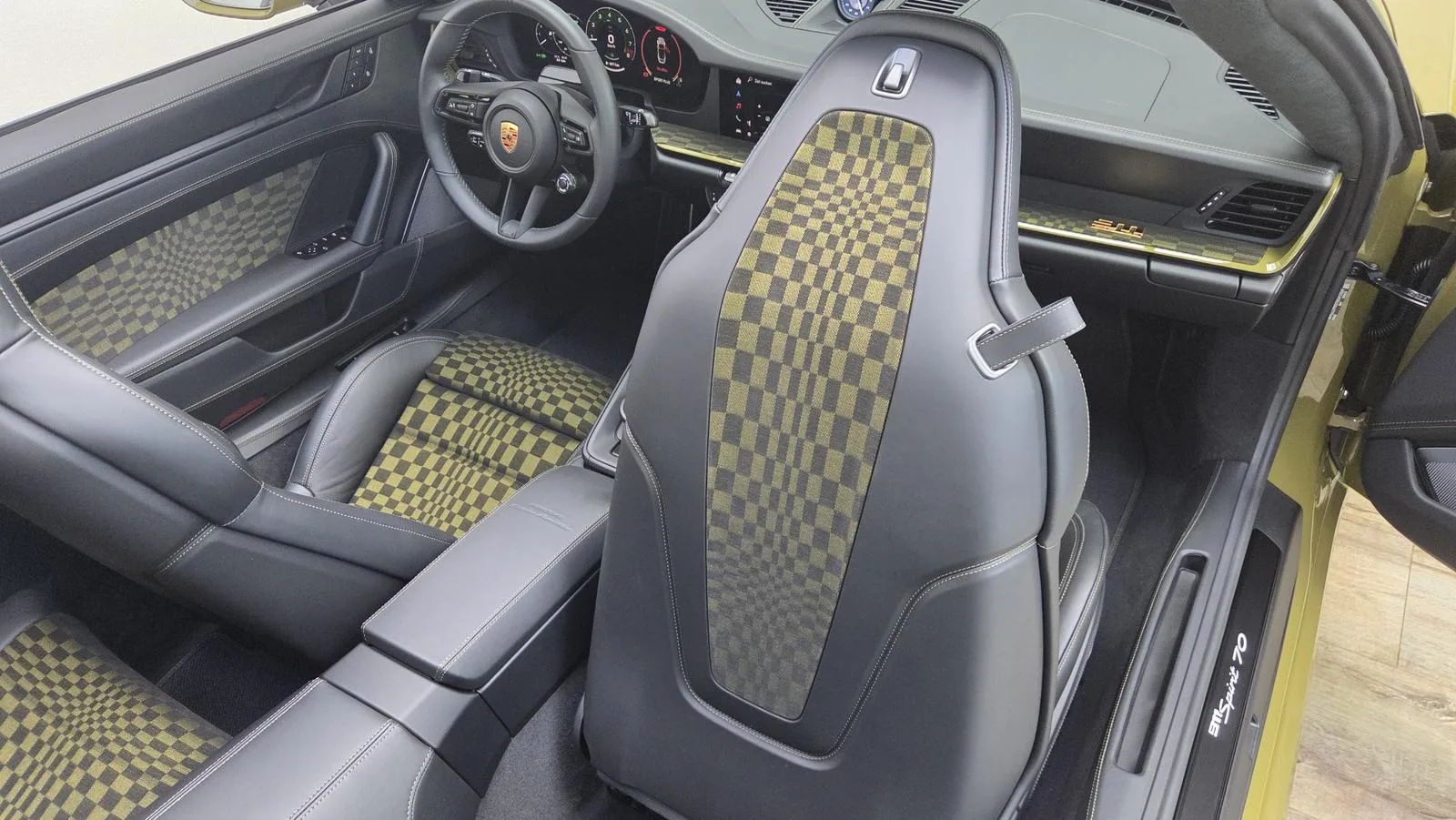 2026 Porsche 911 Spirit 70, 27/30