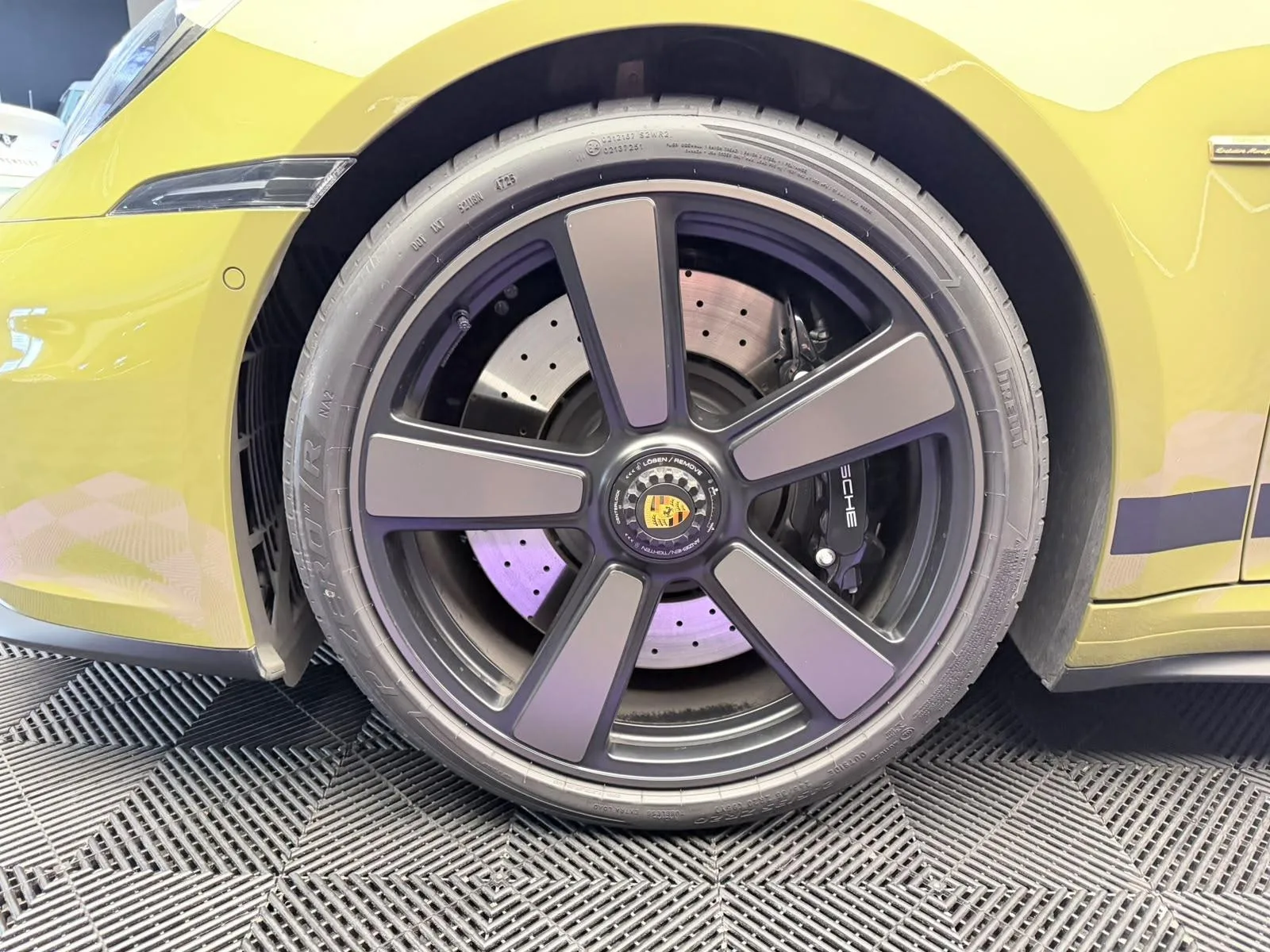 2026 Porsche 911 Spirit 70, 13/30