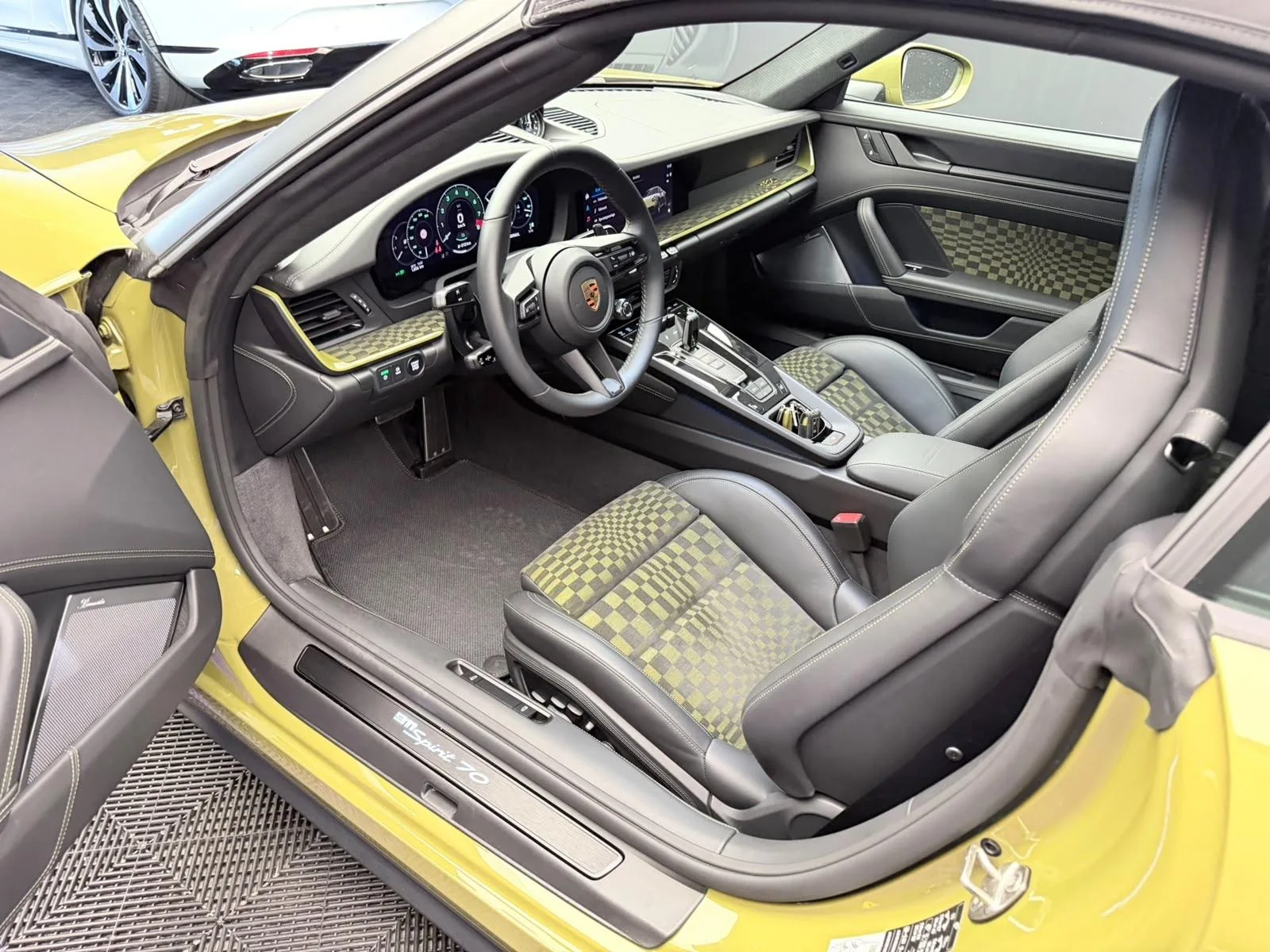 2026 Porsche 911 Spirit 70, 15/30