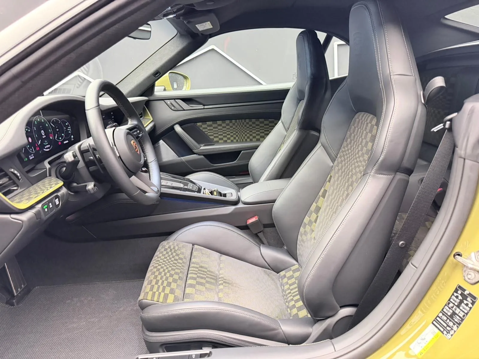 2026 Porsche 911 Spirit 70, 16/30