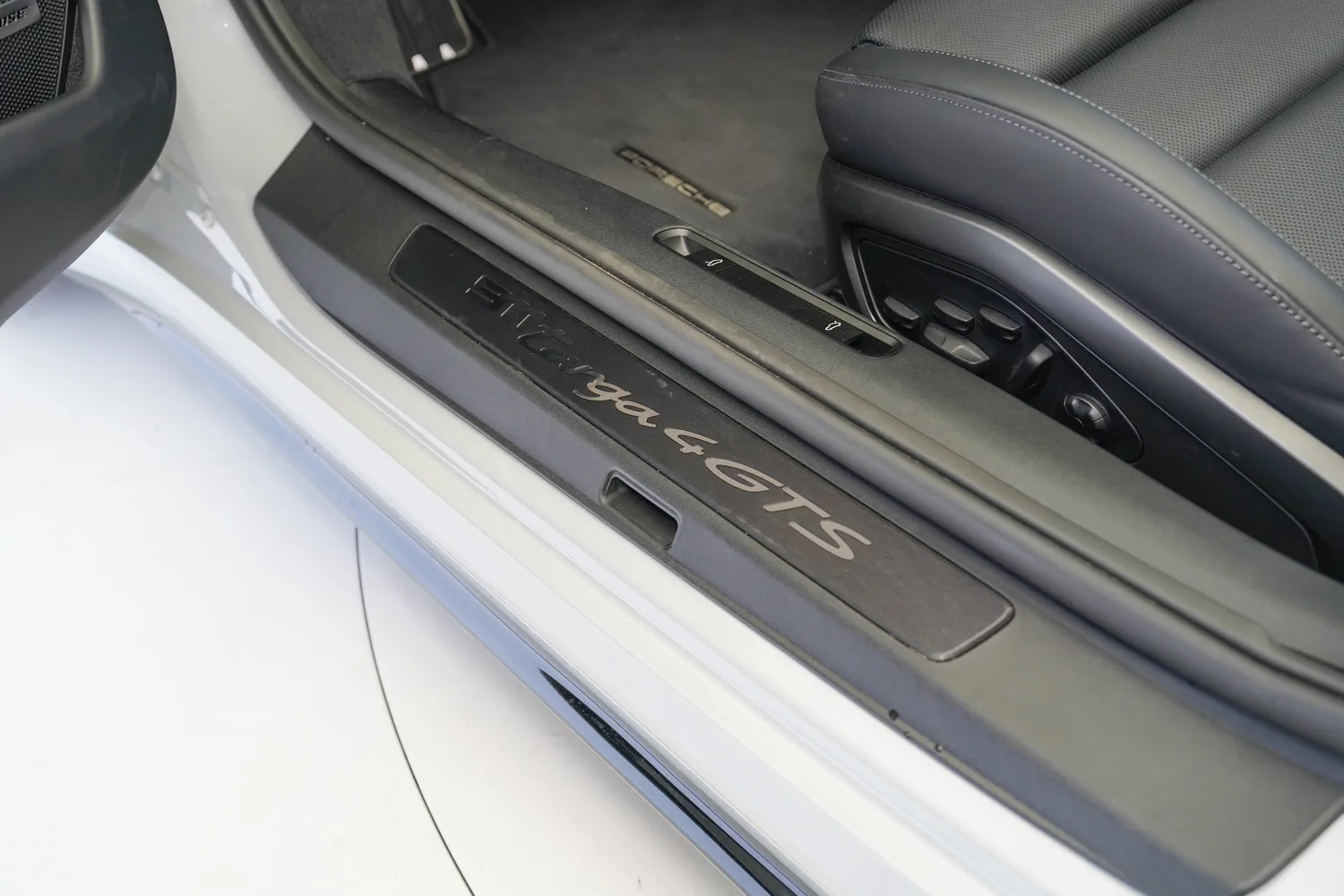 2026 Porsche 911 Targa 4 GTS, 4/16