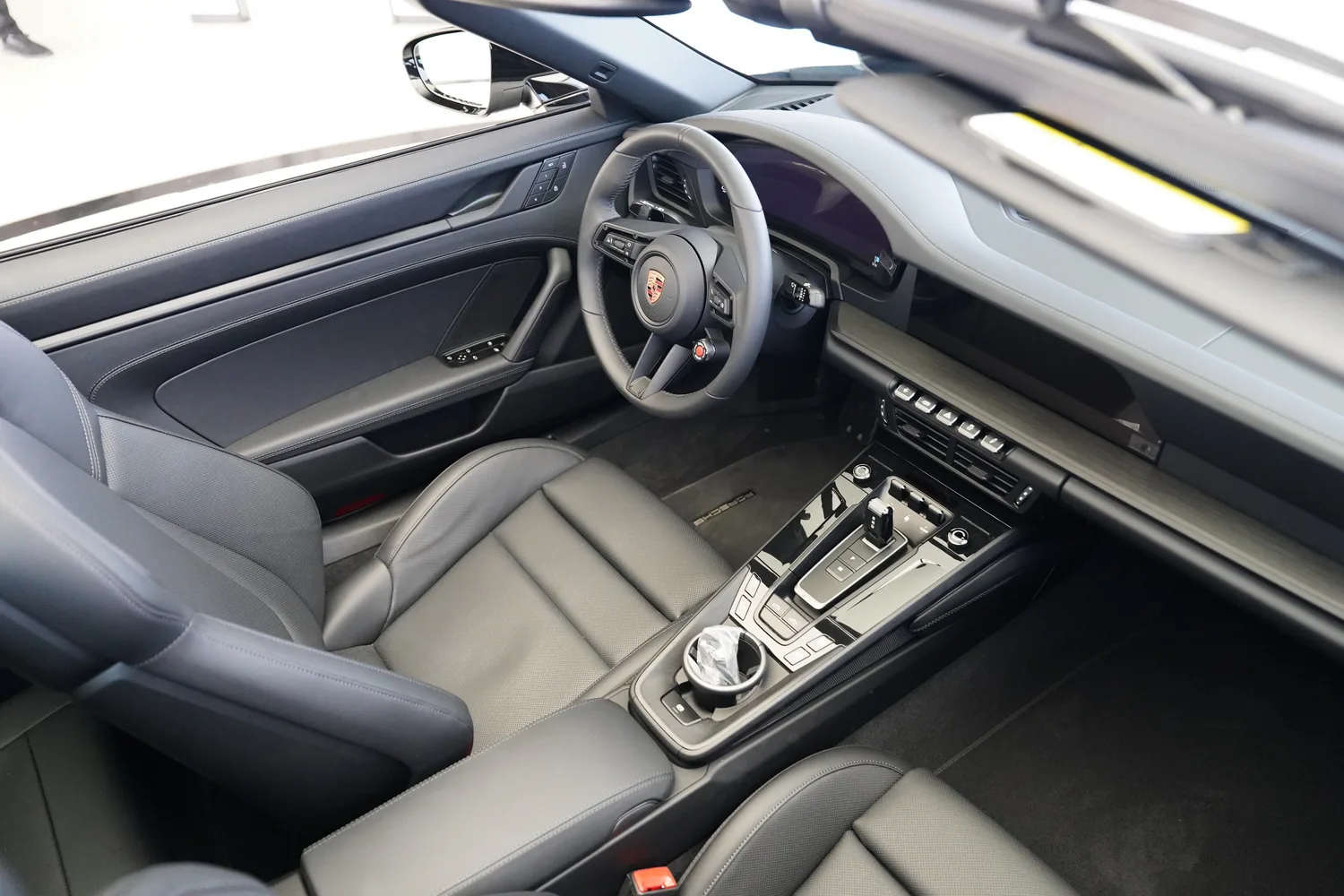 2026 Porsche 911 Targa 4 GTS, 8/16