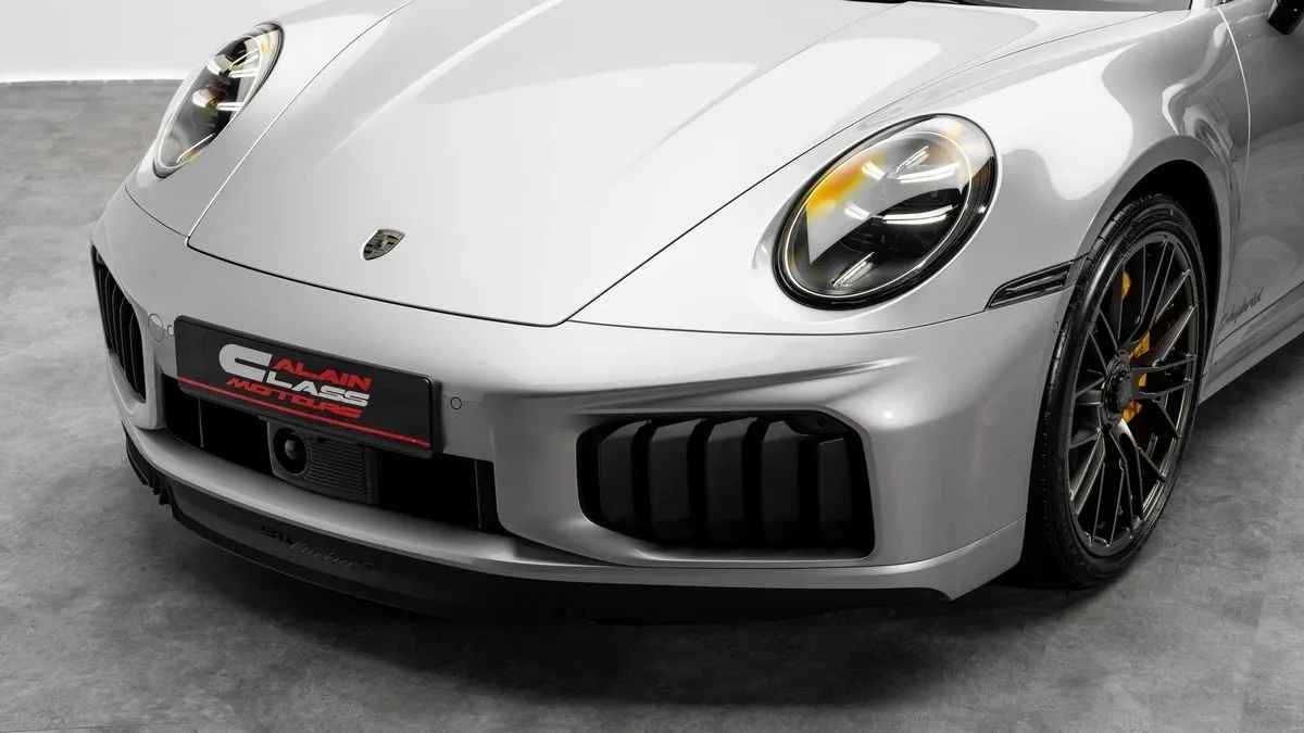2026 Porsche 911 Turbo S proposée par un concessionnaire spécialisé à Dubai, Émirats arabes unis, photo 7 sur 25
