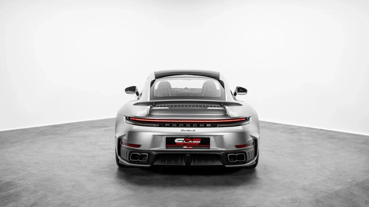 2026 Porsche 911 Turbo S proposée par un concessionnaire spécialisé à Dubai, Émirats arabes unis, photo 25 sur 25