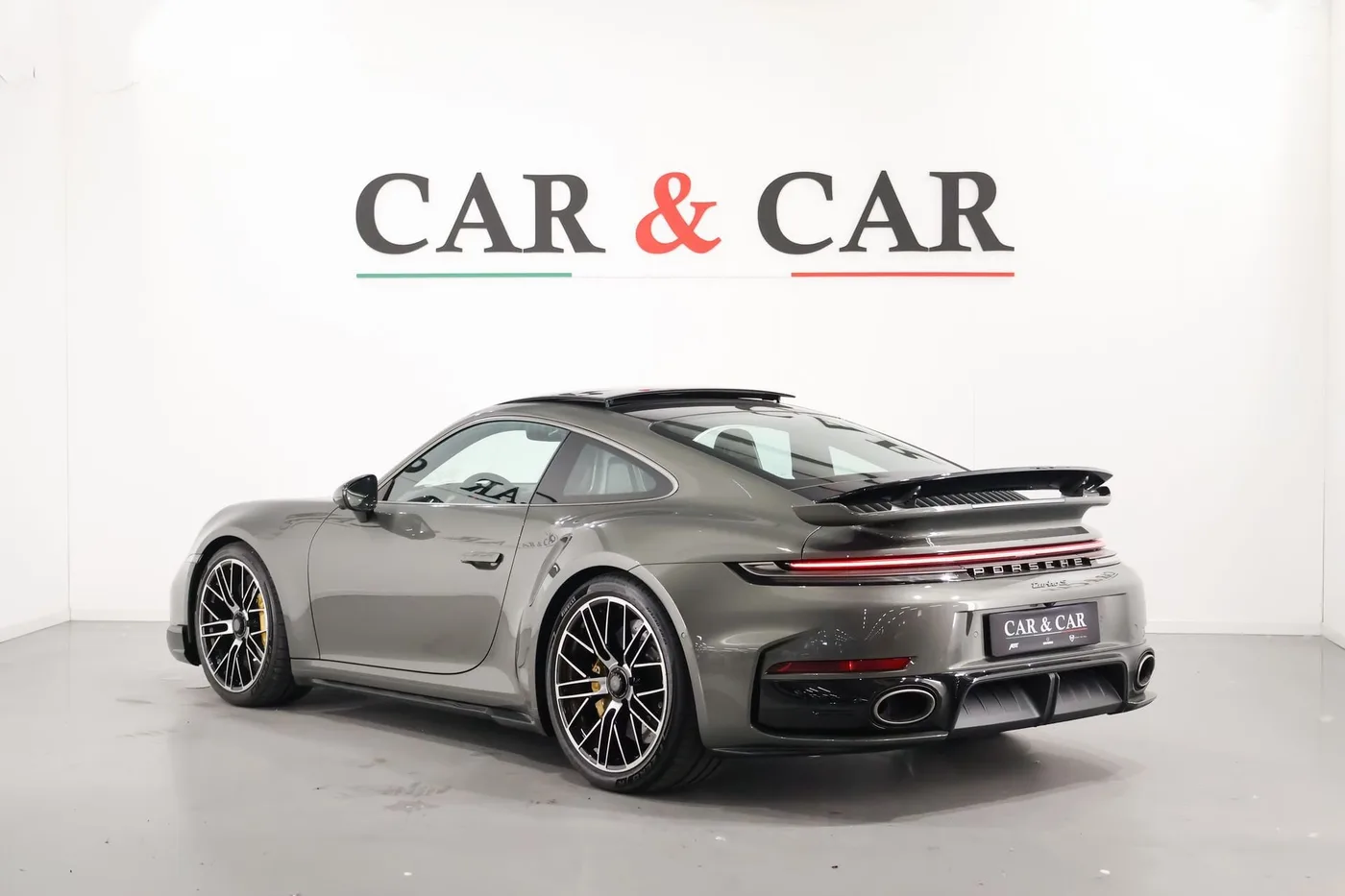 2026 Porsche 911 Turbo S SportDesign proposée par un spécialiste de la supercar à Zibido San Giacomo, Italie, photo 2 sur 25