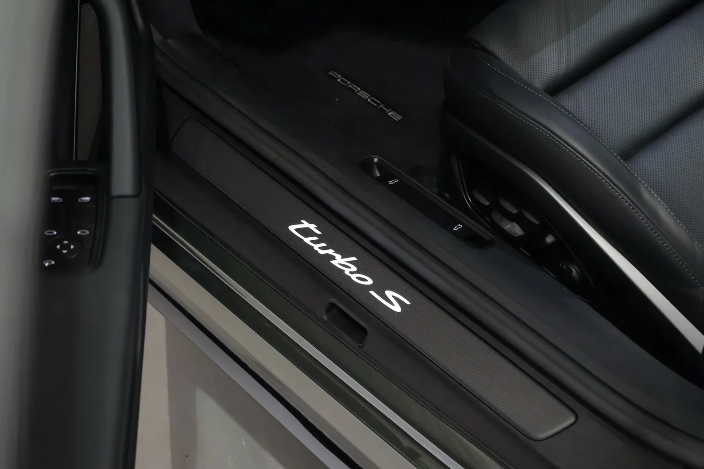 2026 Porsche 911 Turbo S SportDesign proposée par un spécialiste de la supercar à Zibido San Giacomo, Italie, photo 18 sur 25