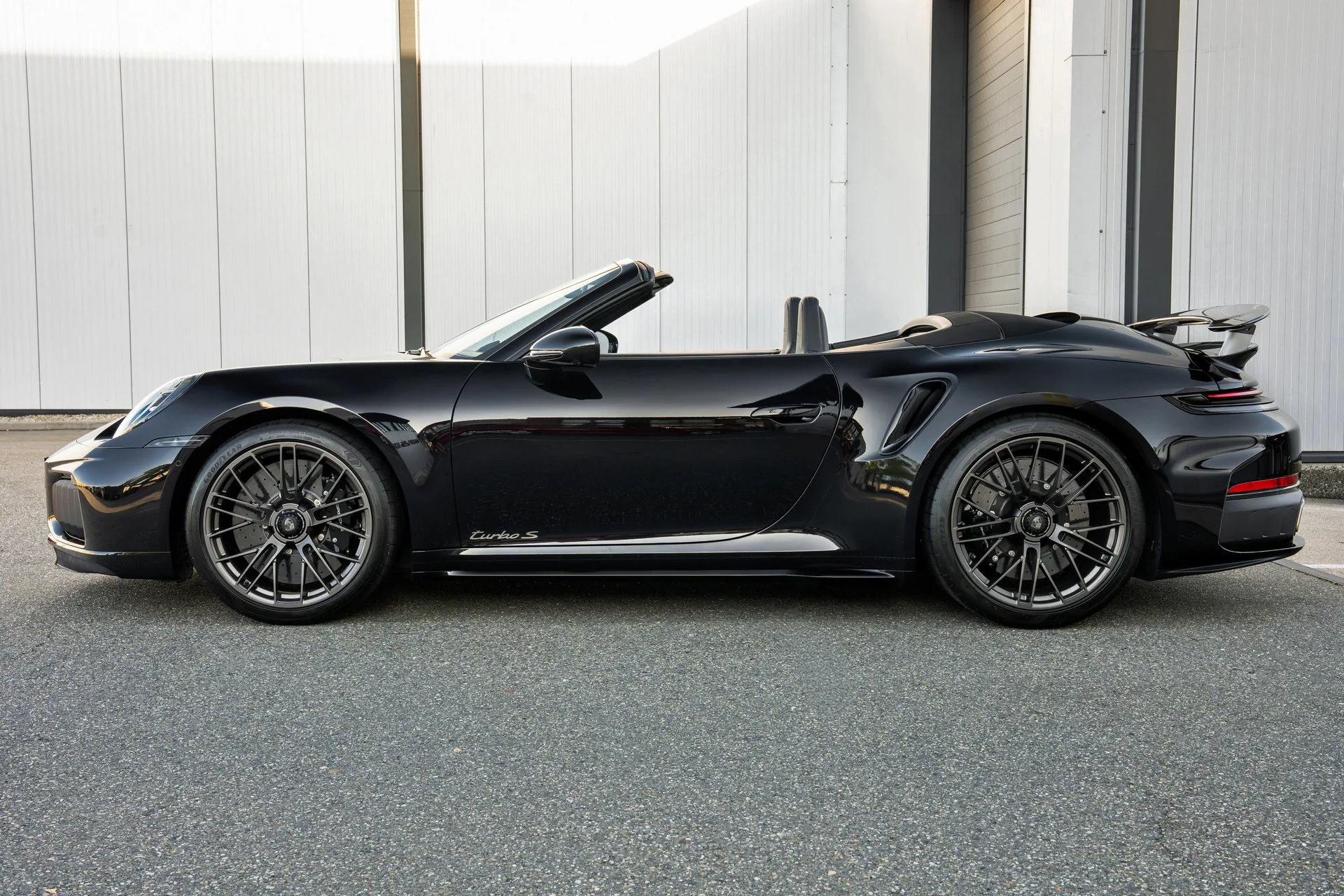 2026 Porsche 911 Turbo S Cabriolet, 11/15