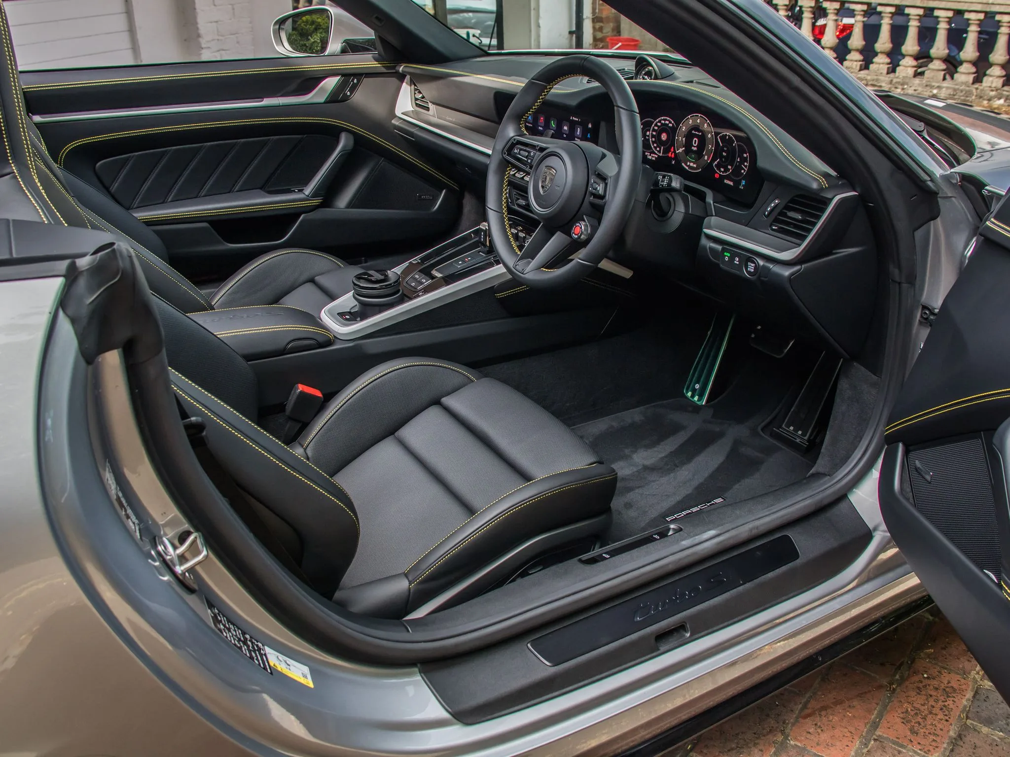 2026 Porsche 911 Turbo S Cabriolet, 16/23