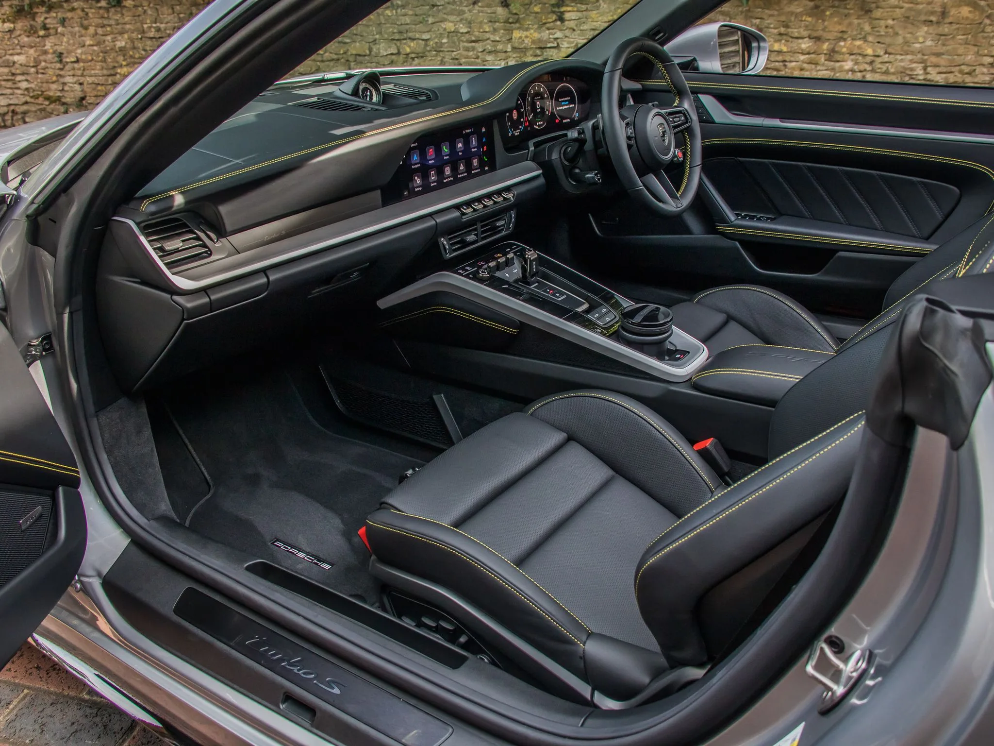 2026 Porsche 911 Turbo S Cabriolet, 19/23
