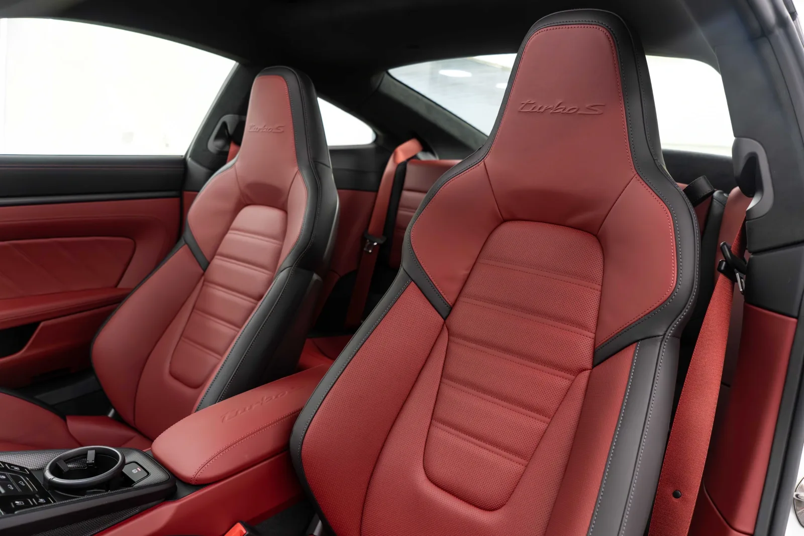 2026 Porsche 911 Turbo S T-Hybrid, 11/14