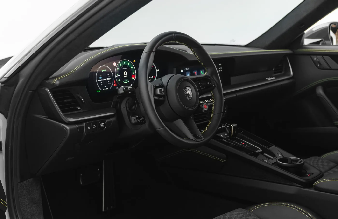 2026 Porsche 911 Turbo S proposée par un concessionnaire spécialisé à Dubai, Émirats arabes unis, photo 5 sur 10