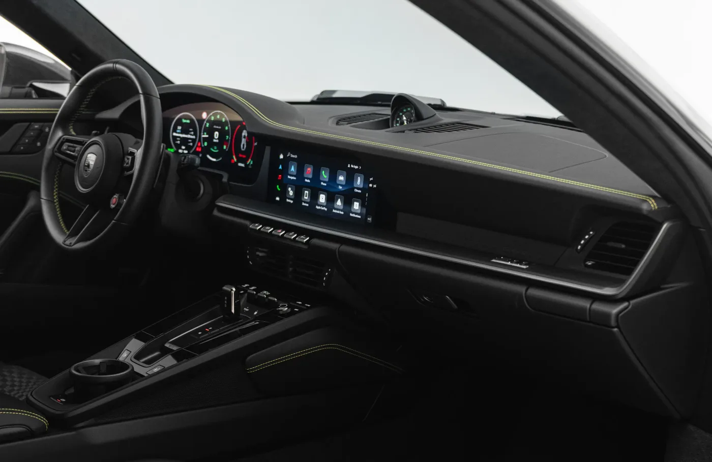 2026 Porsche 911 Turbo S proposée par un concessionnaire spécialisé à Dubai, Émirats arabes unis, photo 6 sur 10