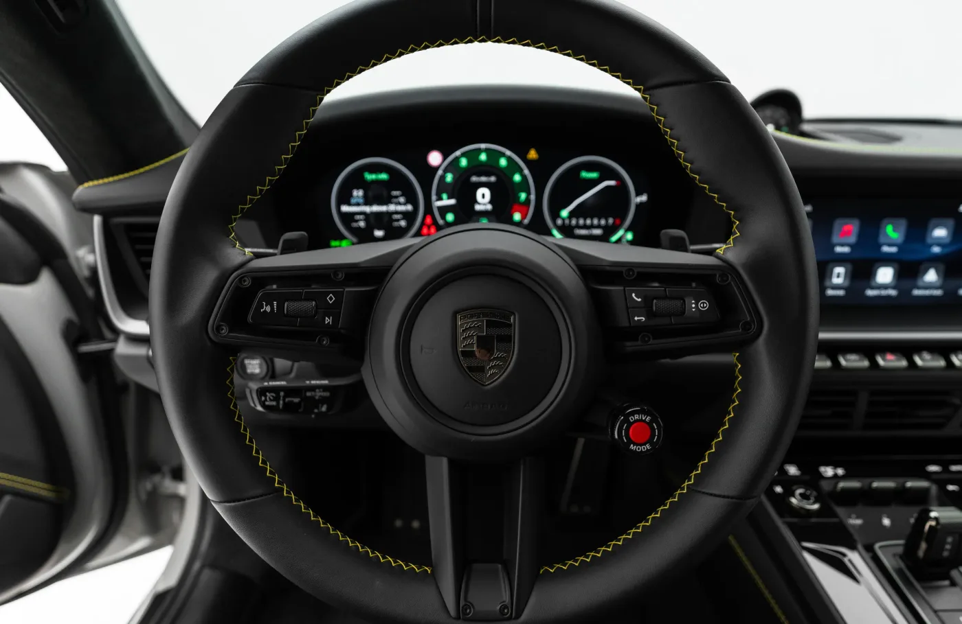 2026 Porsche 911 Turbo S proposée par un concessionnaire spécialisé à Dubai, Émirats arabes unis, photo 8 sur 10