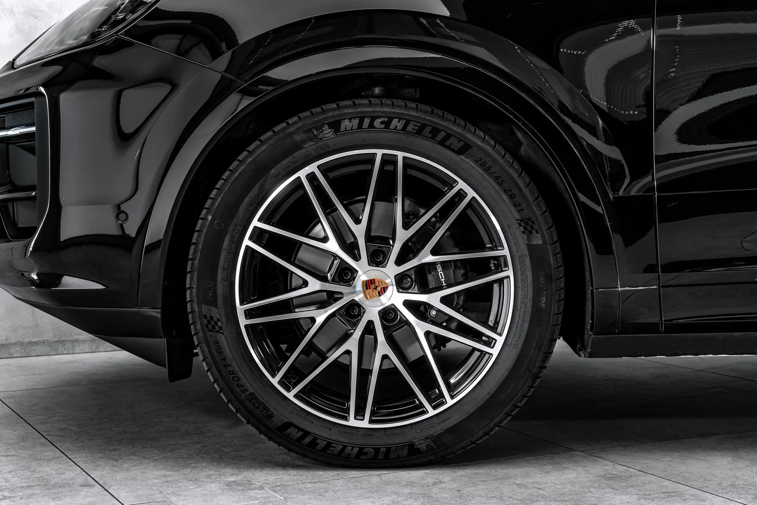 2026 Porsche Cayenne Black Edition, 2/26