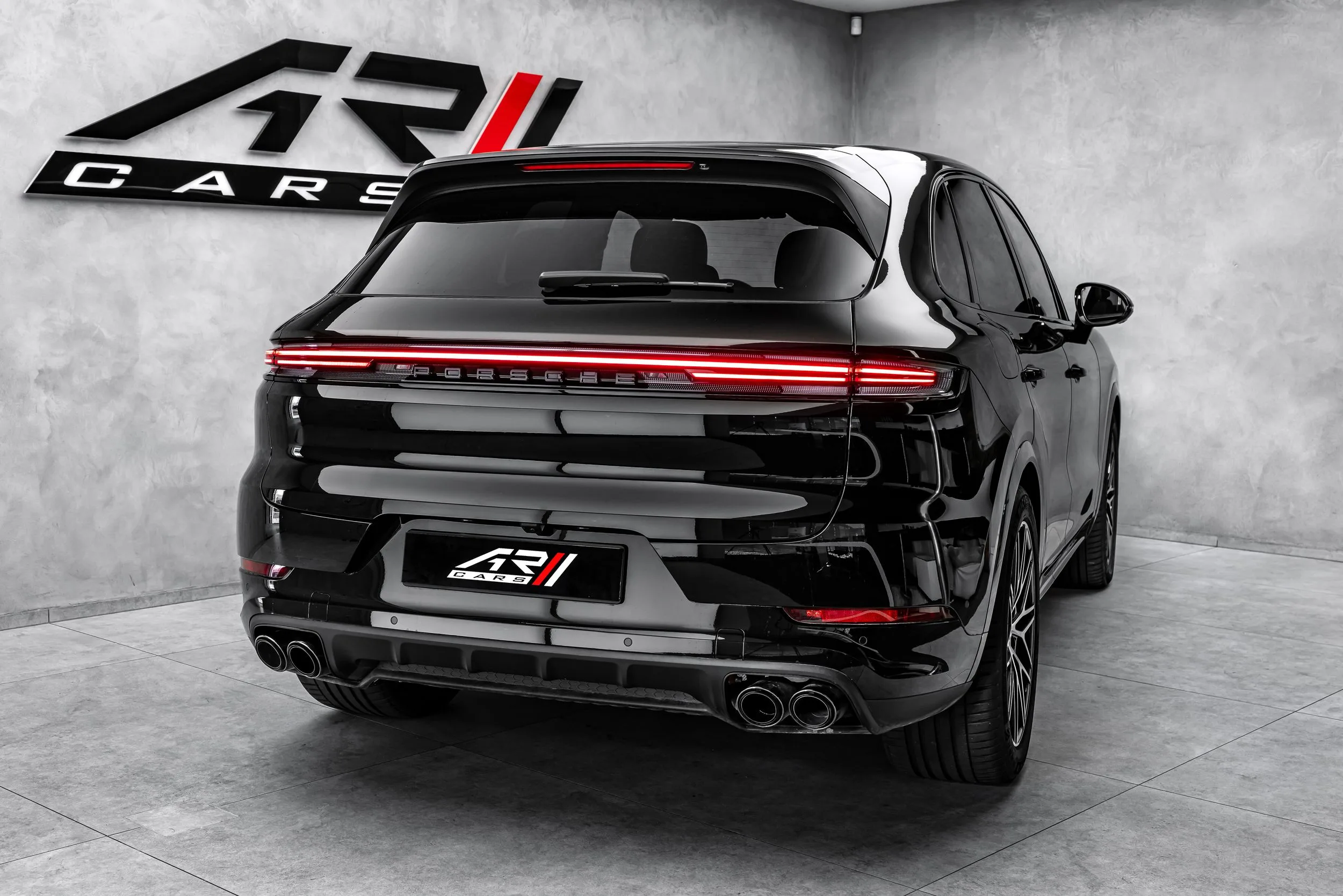 2026 Porsche Cayenne Black Edition, 6/26