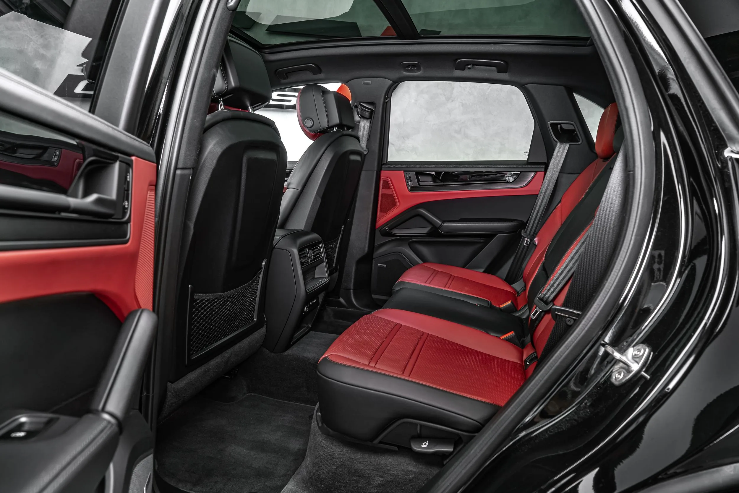 2026 Porsche Cayenne Black Edition, 15/26