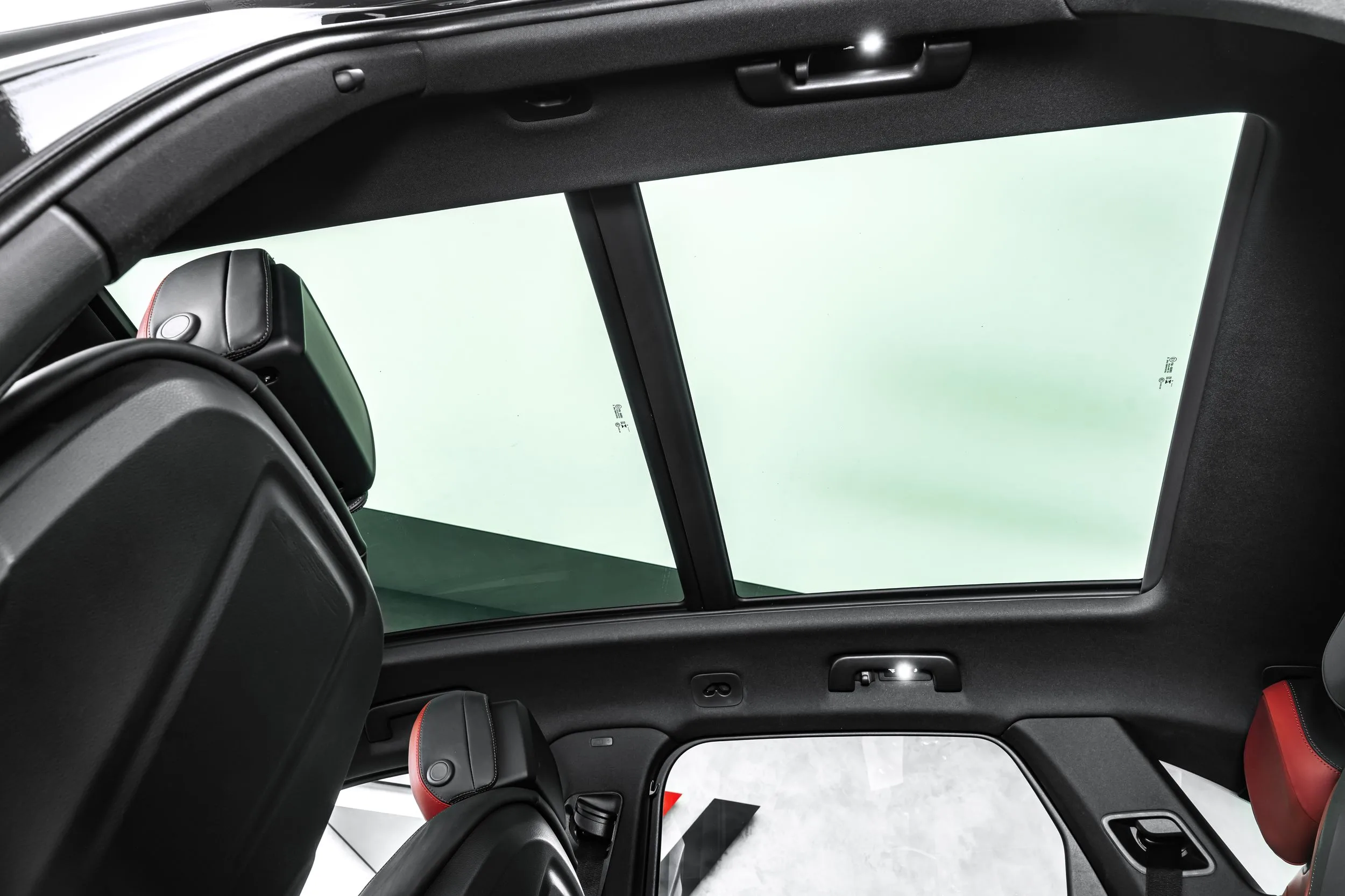 2026 Porsche Cayenne Black Edition, 19/26