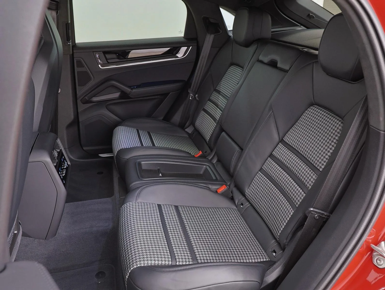 2026 Porsche Cayenne E-Hybrid Coupé, 20/27