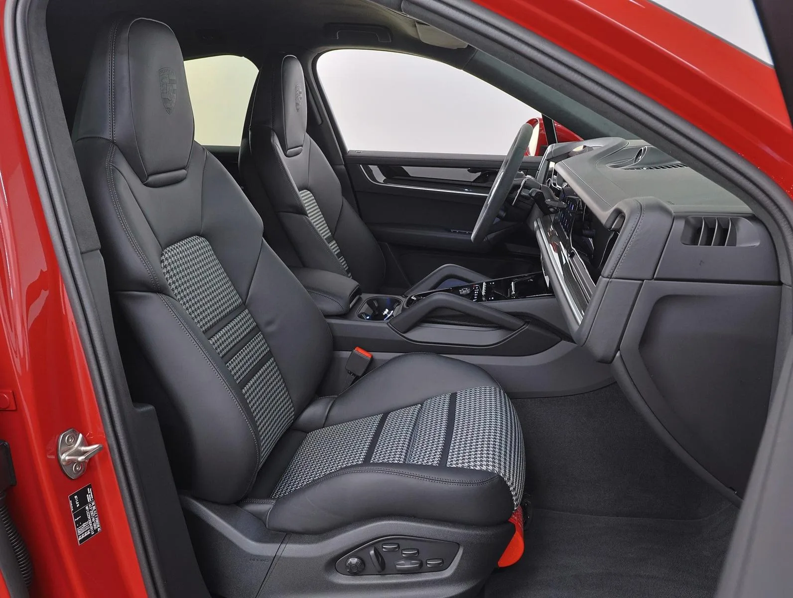 2026 Porsche Cayenne E-Hybrid Coupé, 21/27