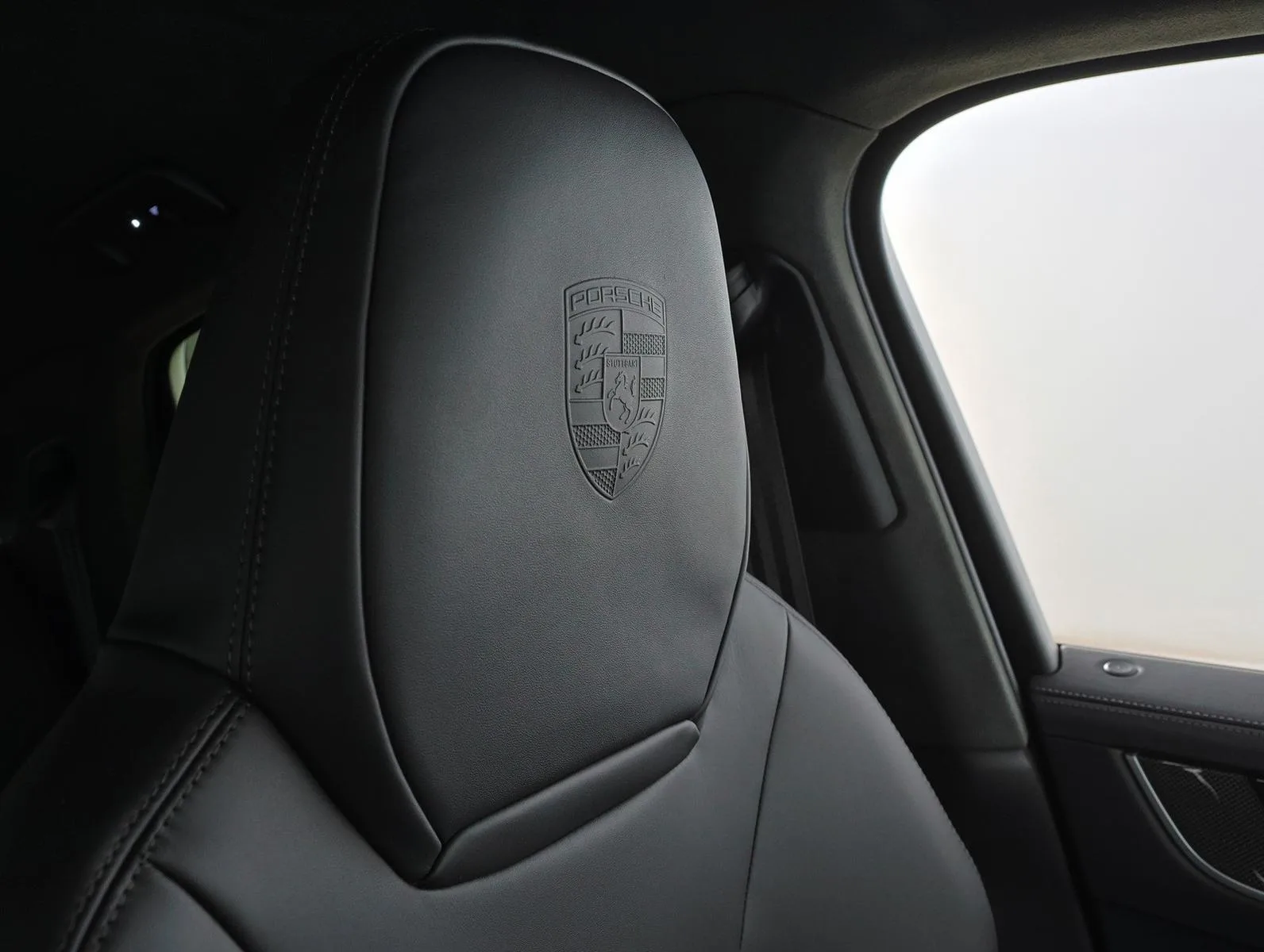 2026 Porsche Cayenne E-Hybrid Coupé, 22/27