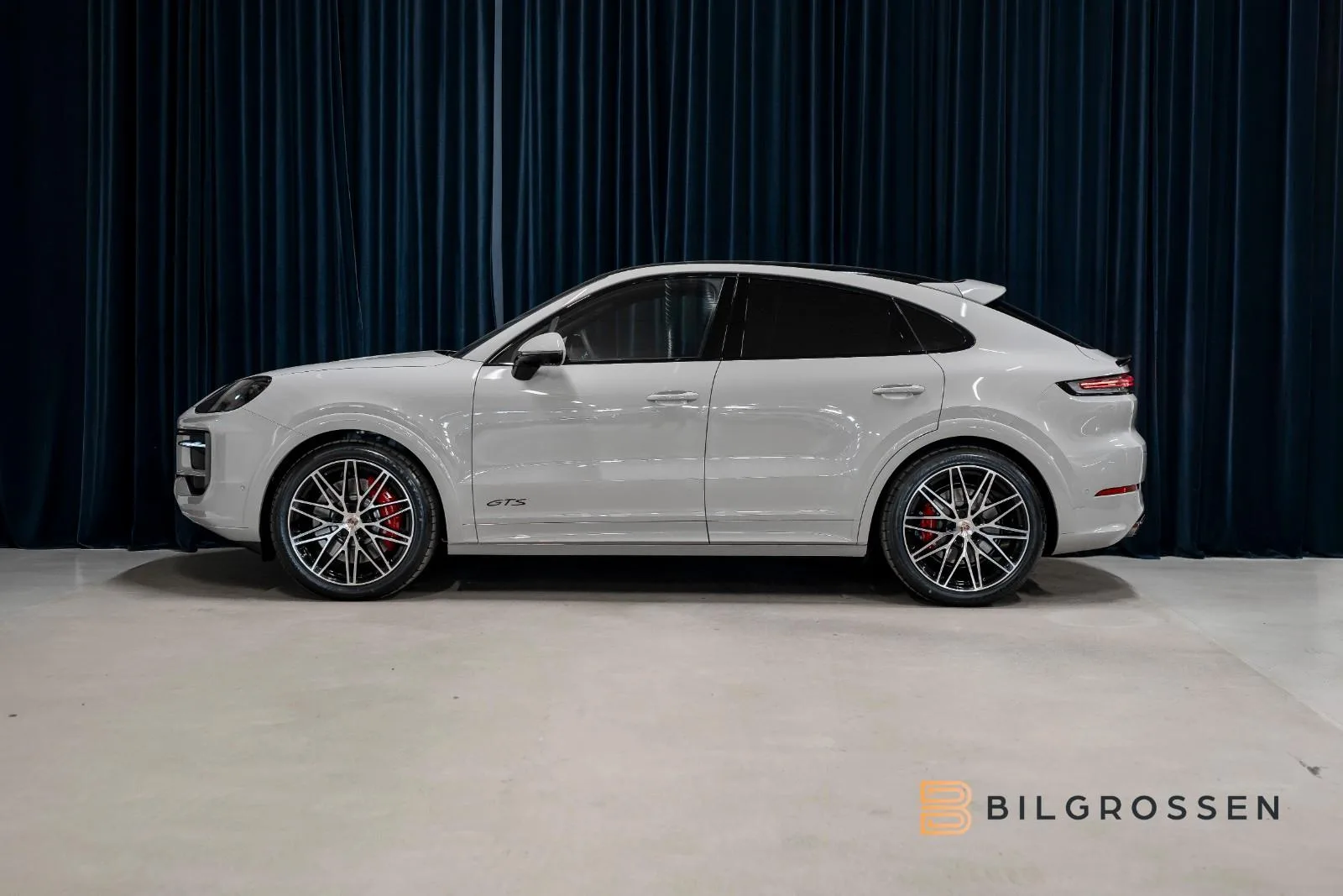 2026 Porsche Cayenne GTS Coupé, 2/22