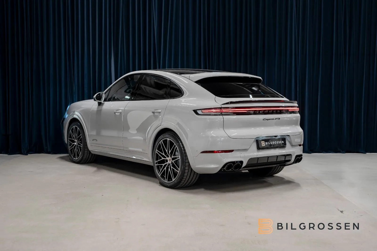 2026 Porsche Cayenne GTS Coupé, 3/22